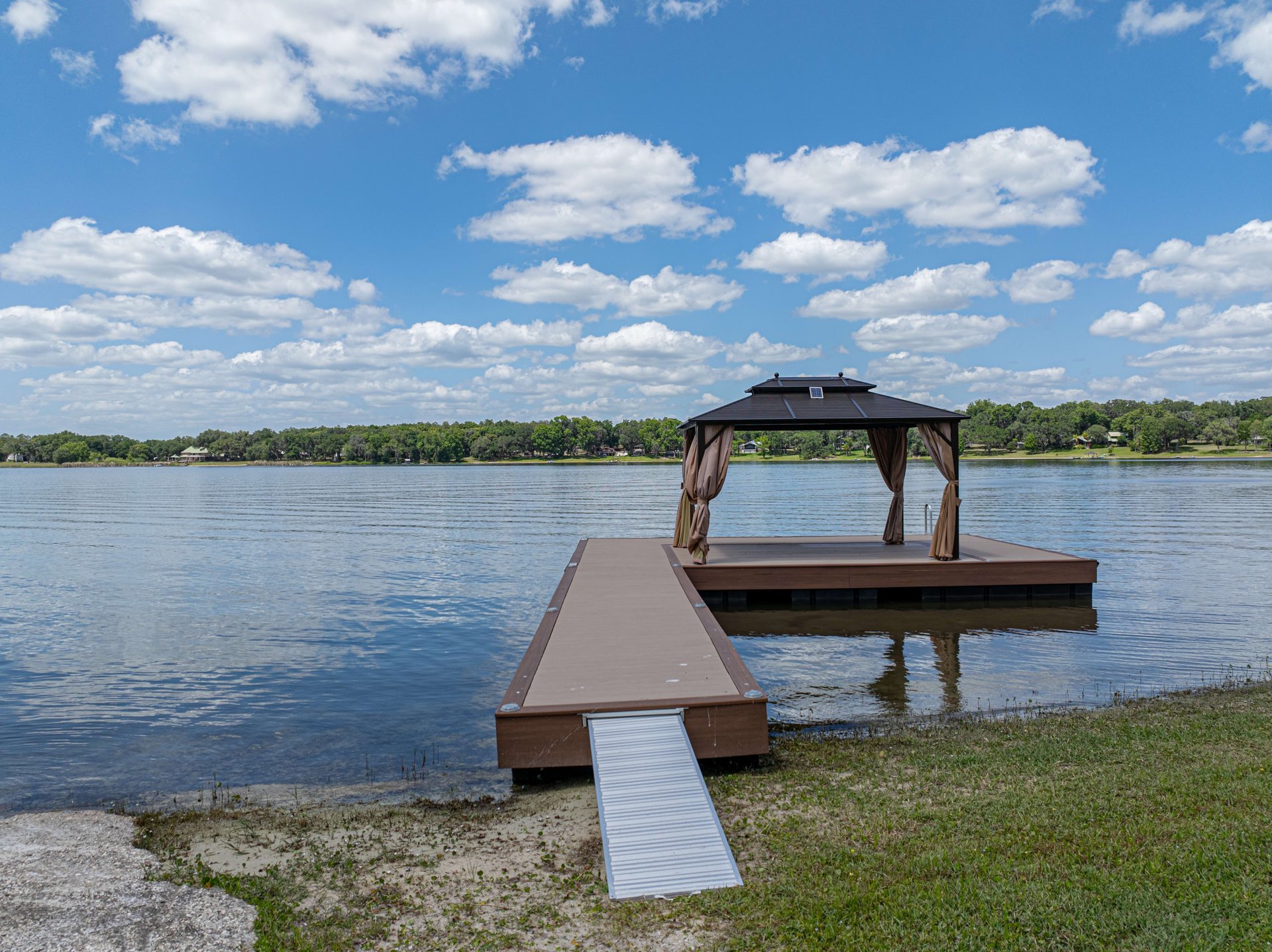 15840 LAKE IOLA RD