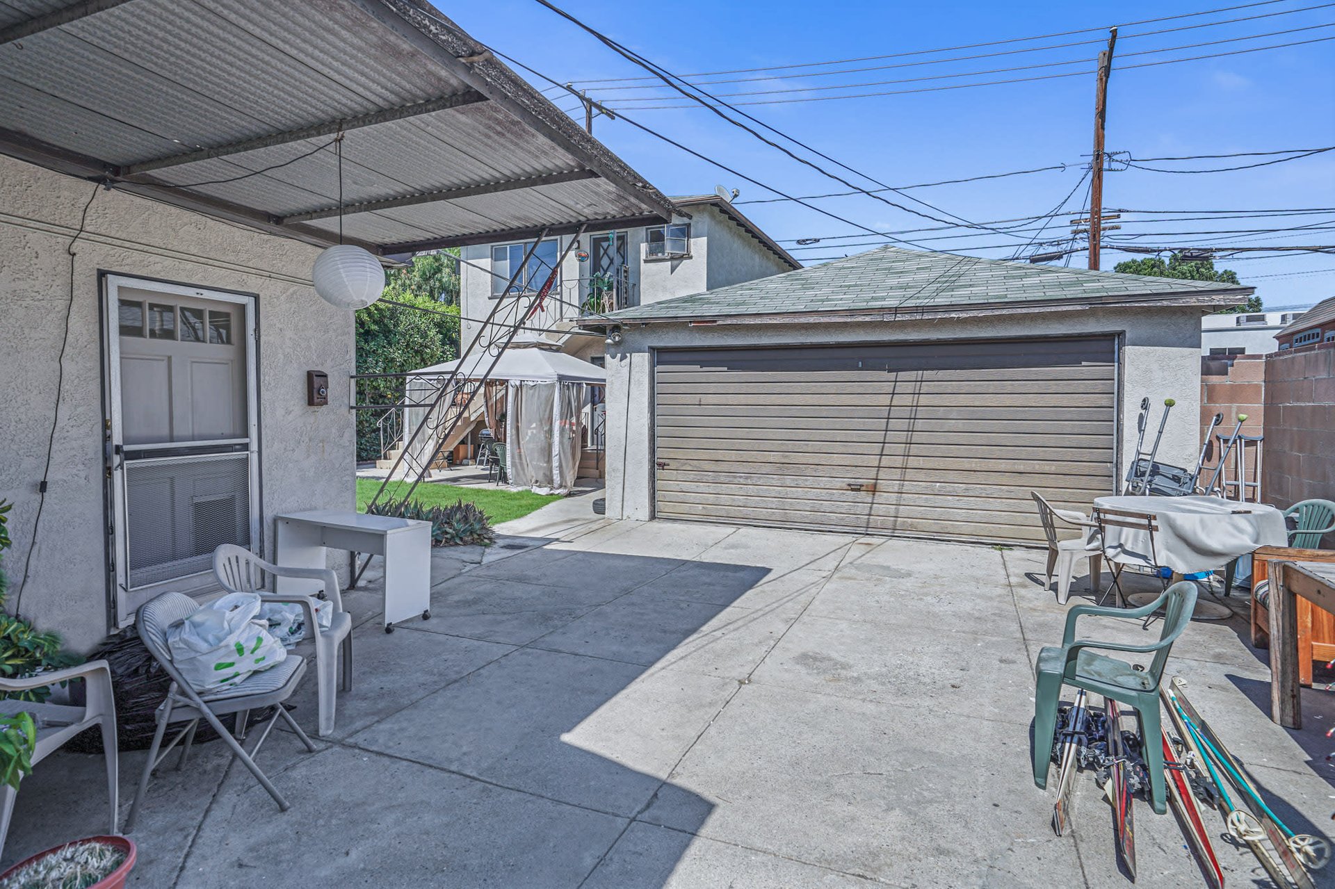 Rare opportunity to own a Garden-style 3 Unit Income Property in highly-sought Magnolia Park Burbank!