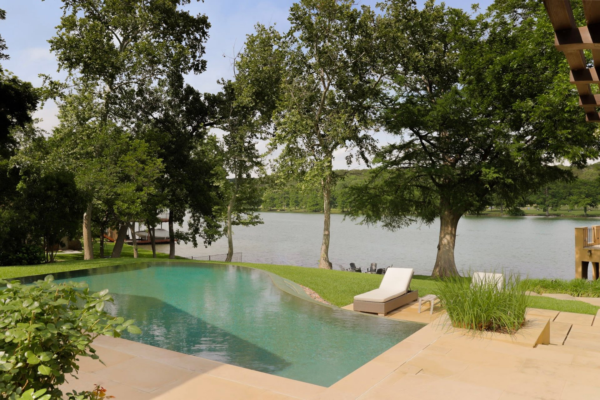 1401 N Weston Lane