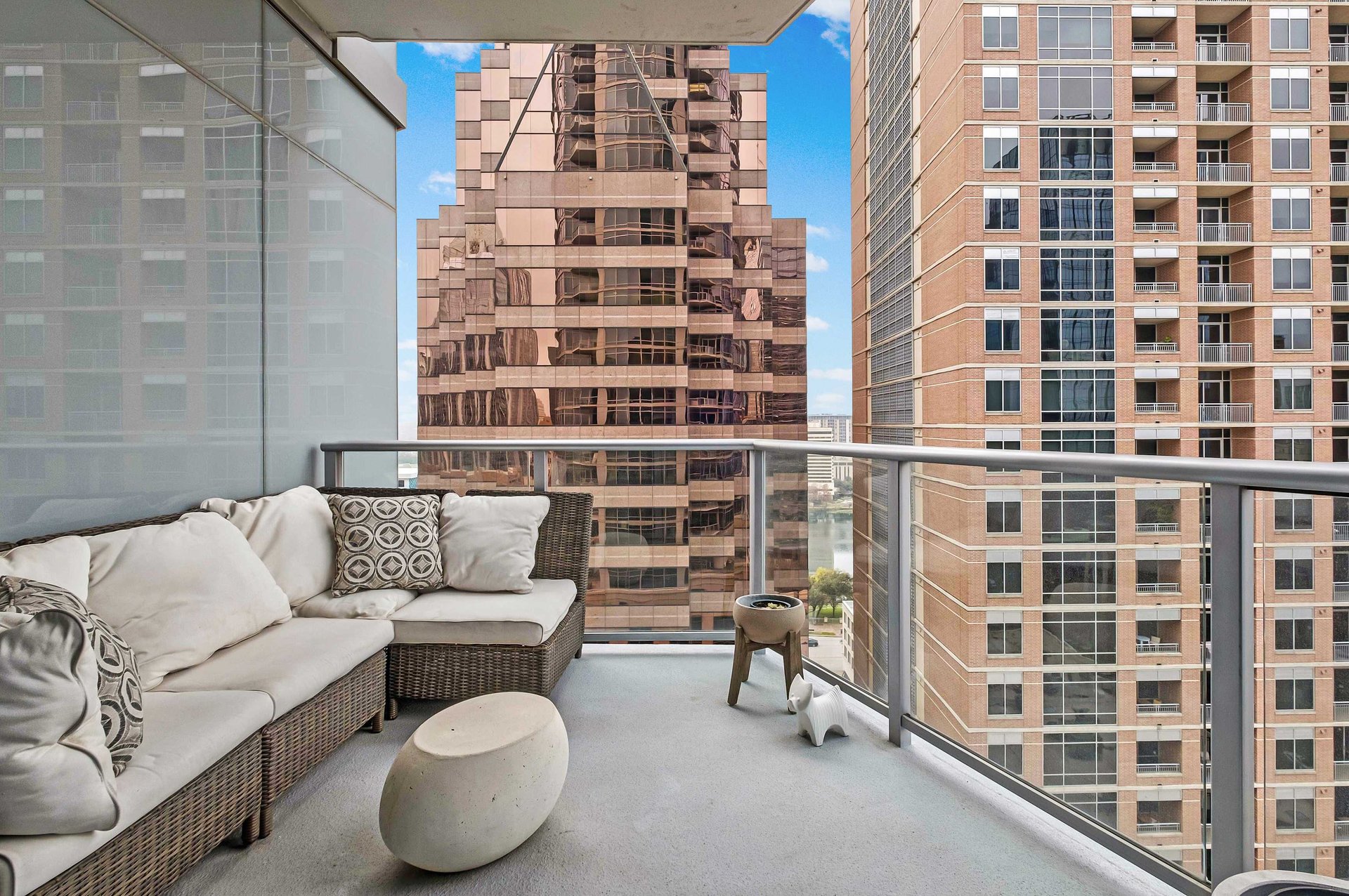 200 Congress Ave #15C