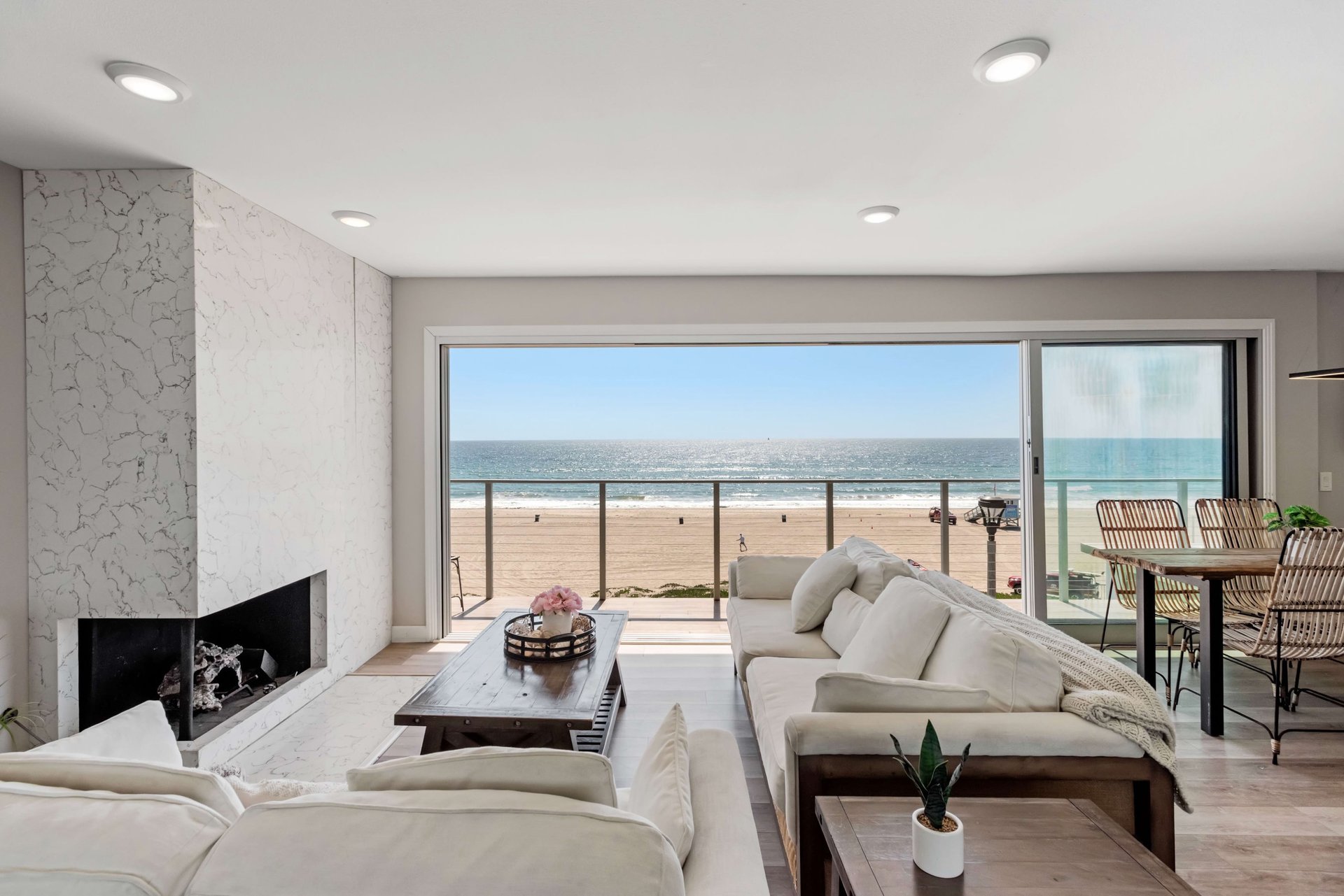 2208 The Strand