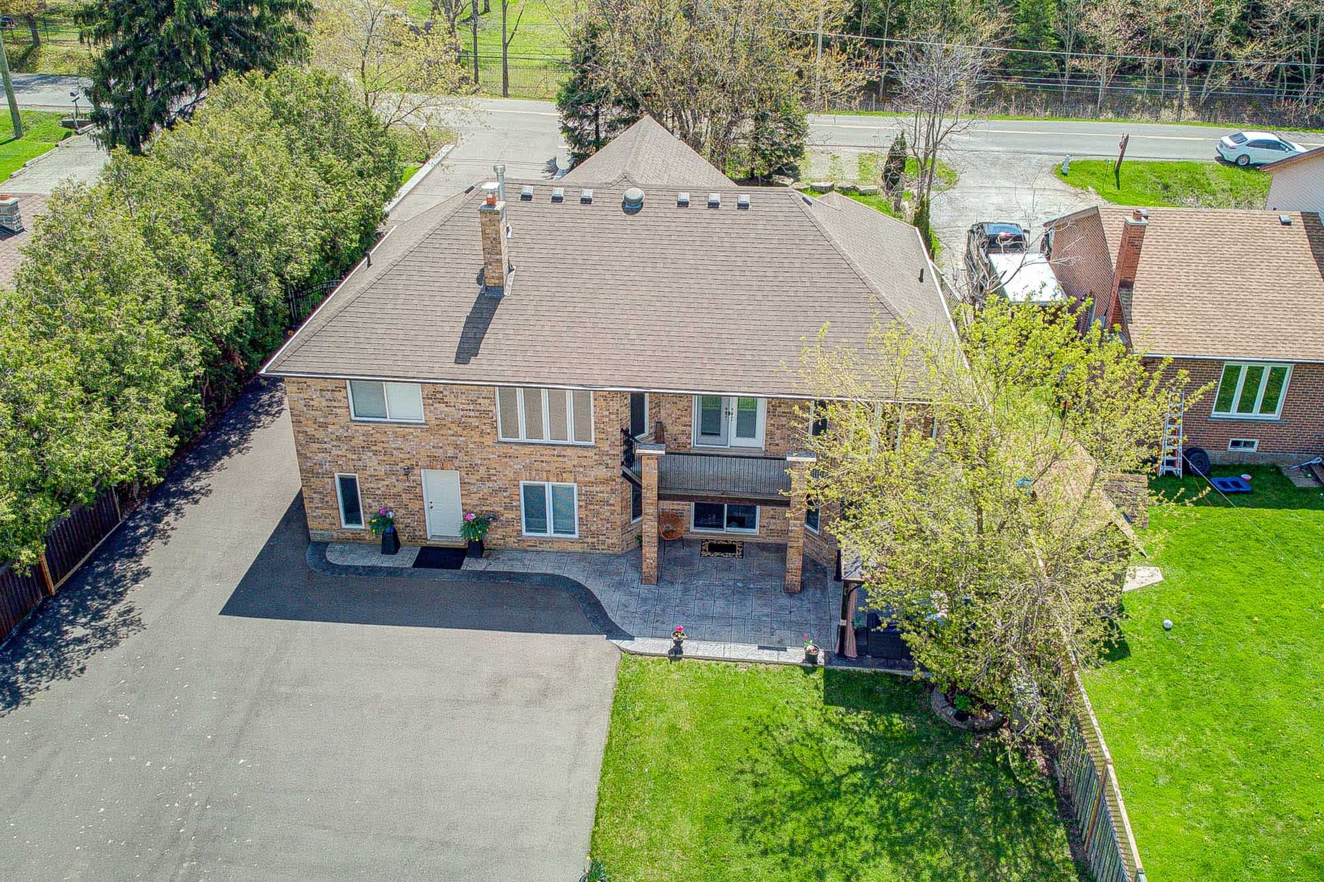 7364 Dickenson Rd E