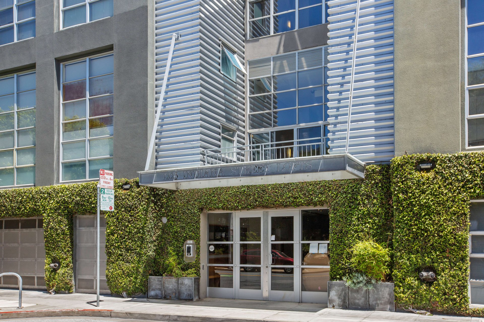 The Quintessential Urban Dogpatch Residence