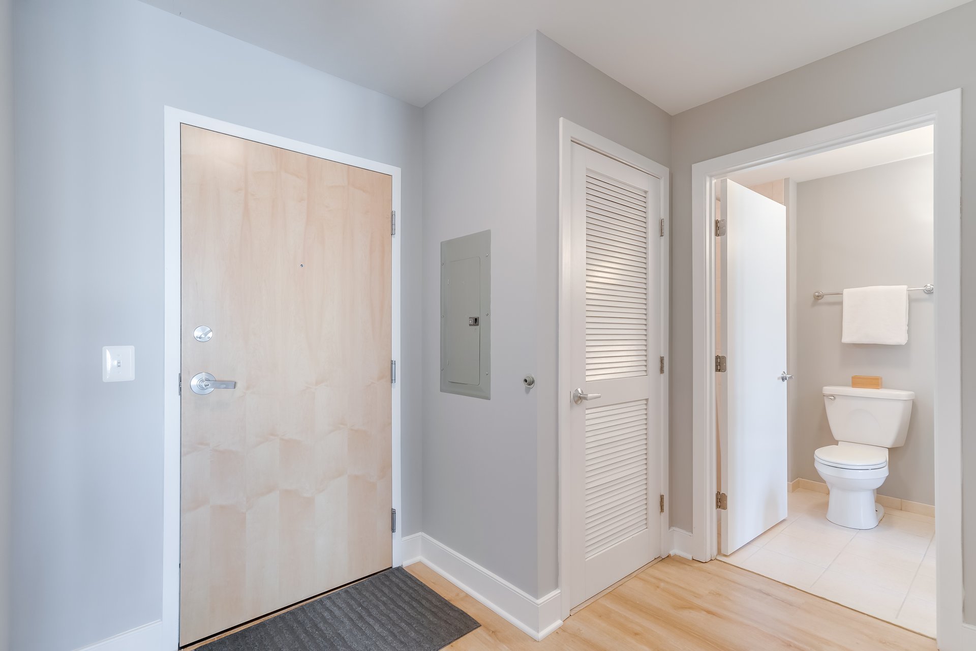 910 M St NW #1008