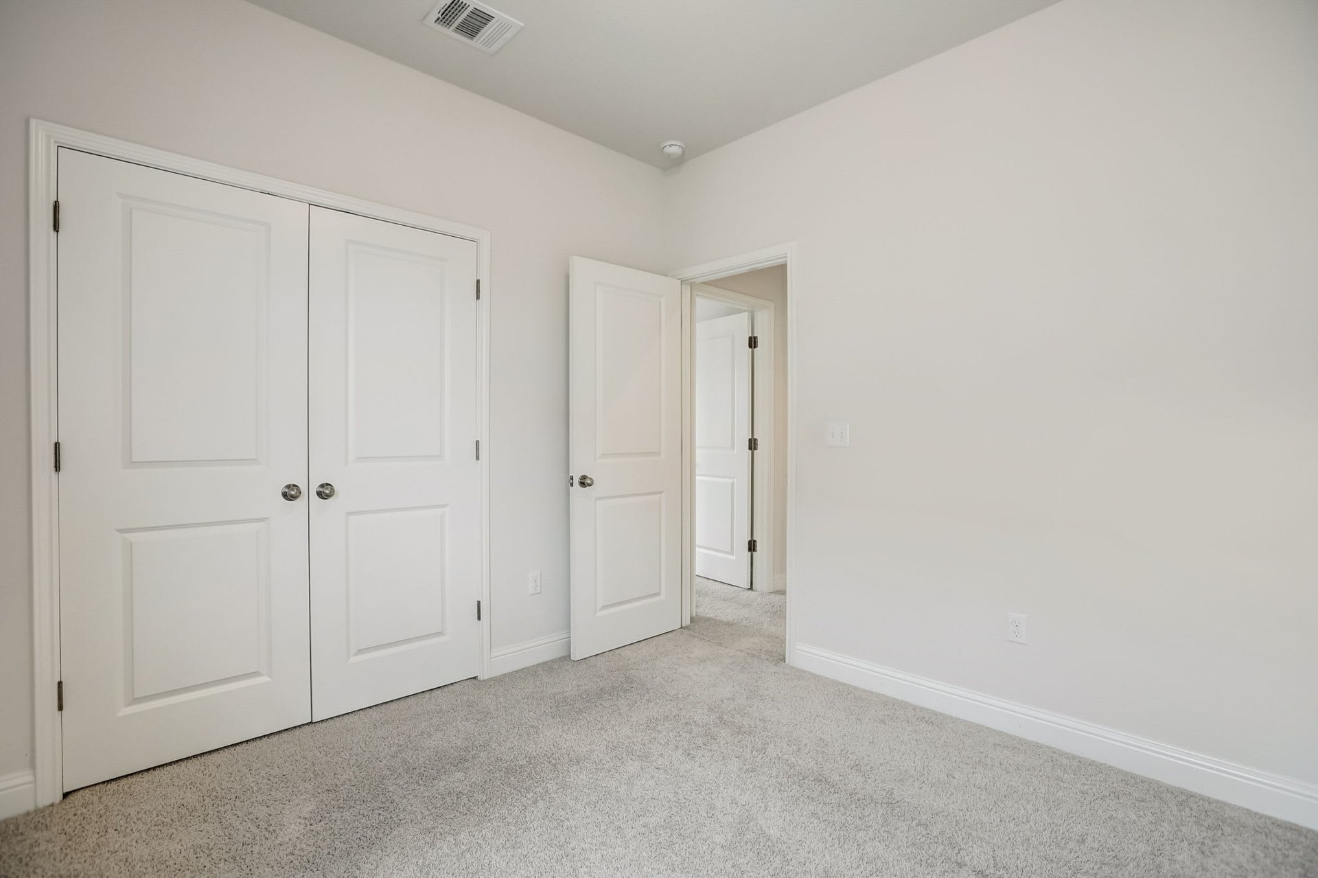 Spacious 4-Bedroom Home in The Preserve at Four Points – A+ School District, Open Floorplan, Luxurious Primary Suite, Covered Patio, and More!