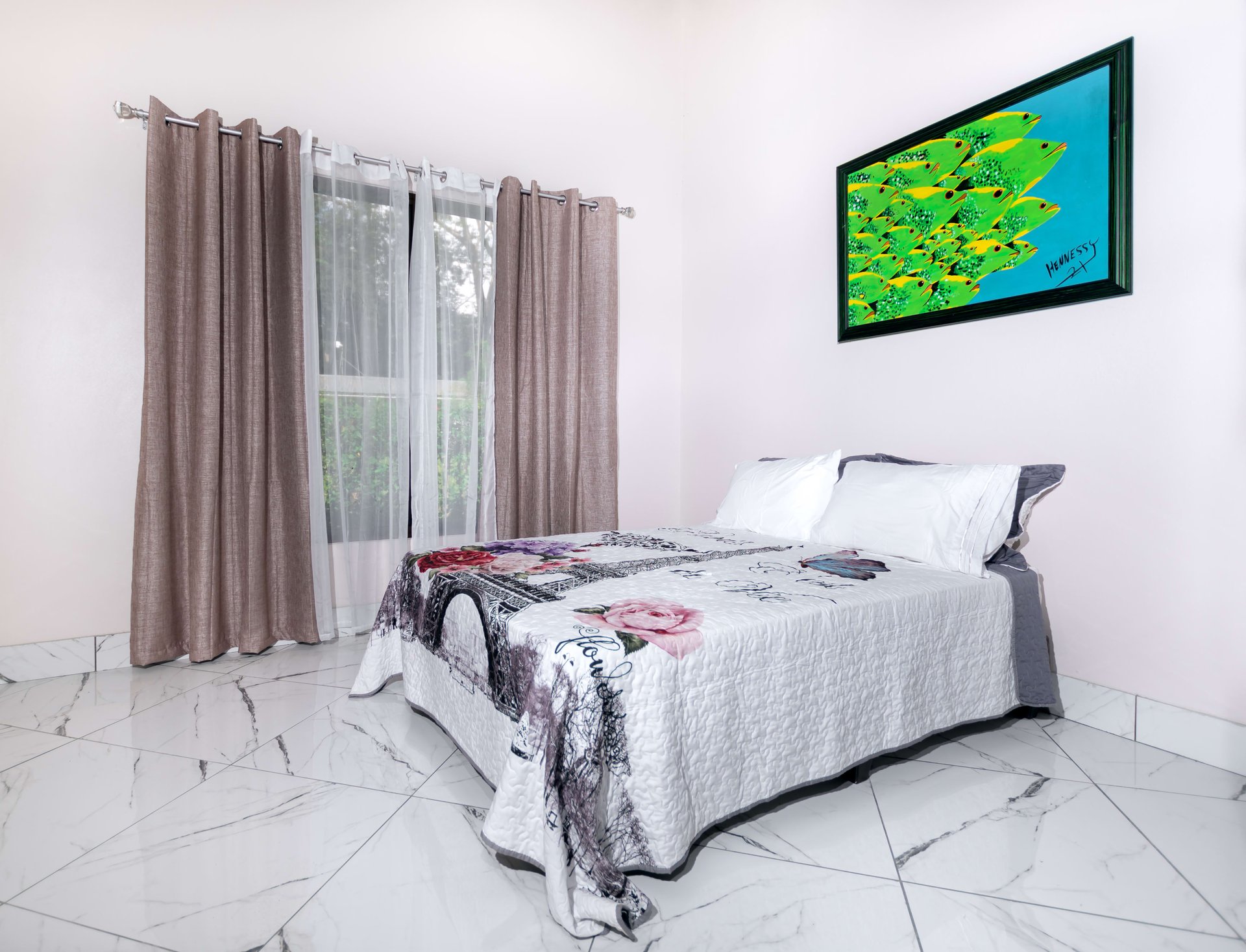 BRAND NEW 3-bedroom home, 5 minutes to Dominical Beach.