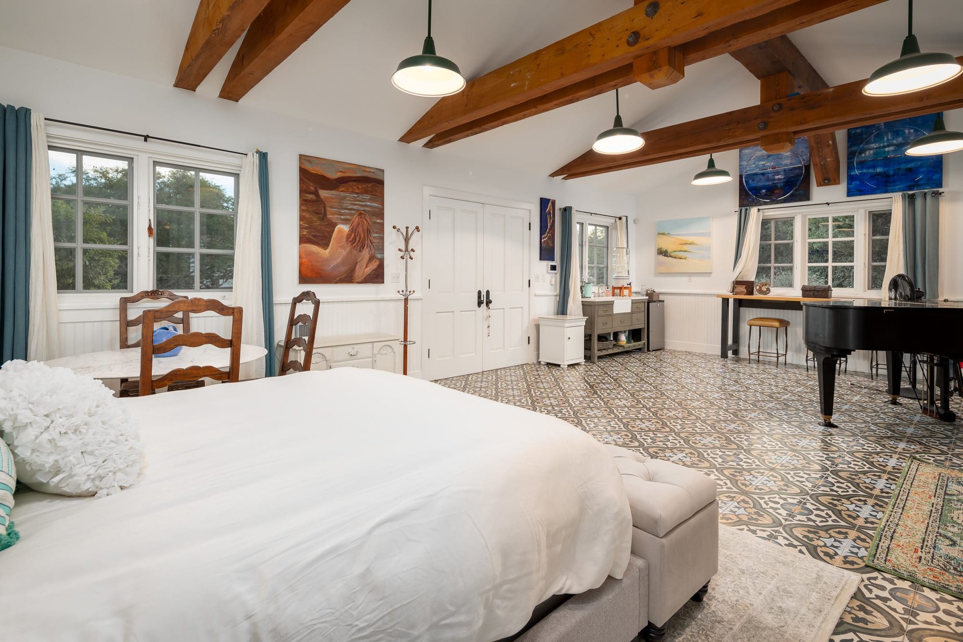 SERENE FARMHOUSE SANCTUARY