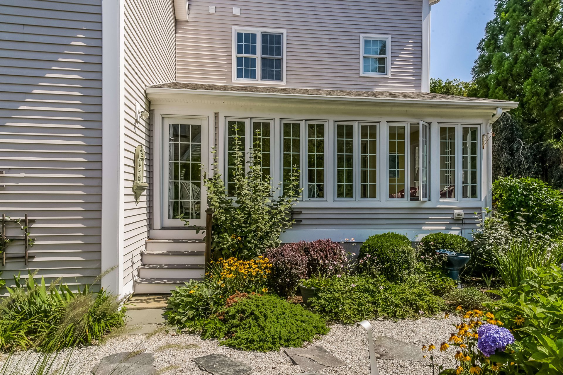 193 Whitfield St