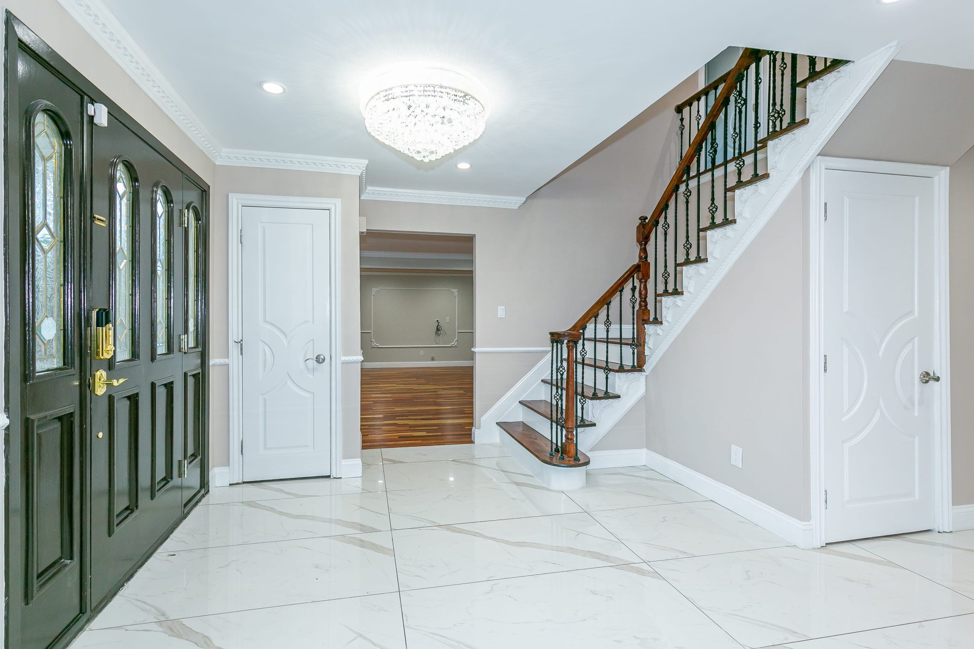 1 W Fern Drive, Jericho