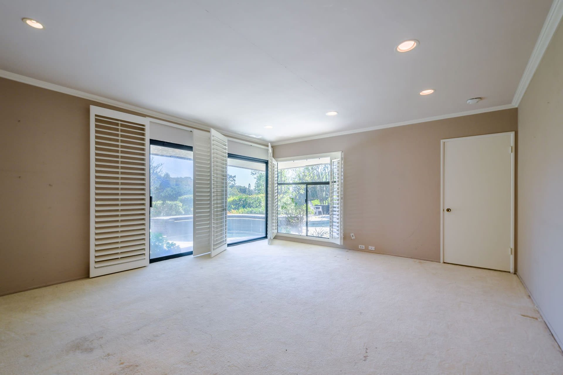 9545 Hidden Valley Rd, Hidden Valley Colony