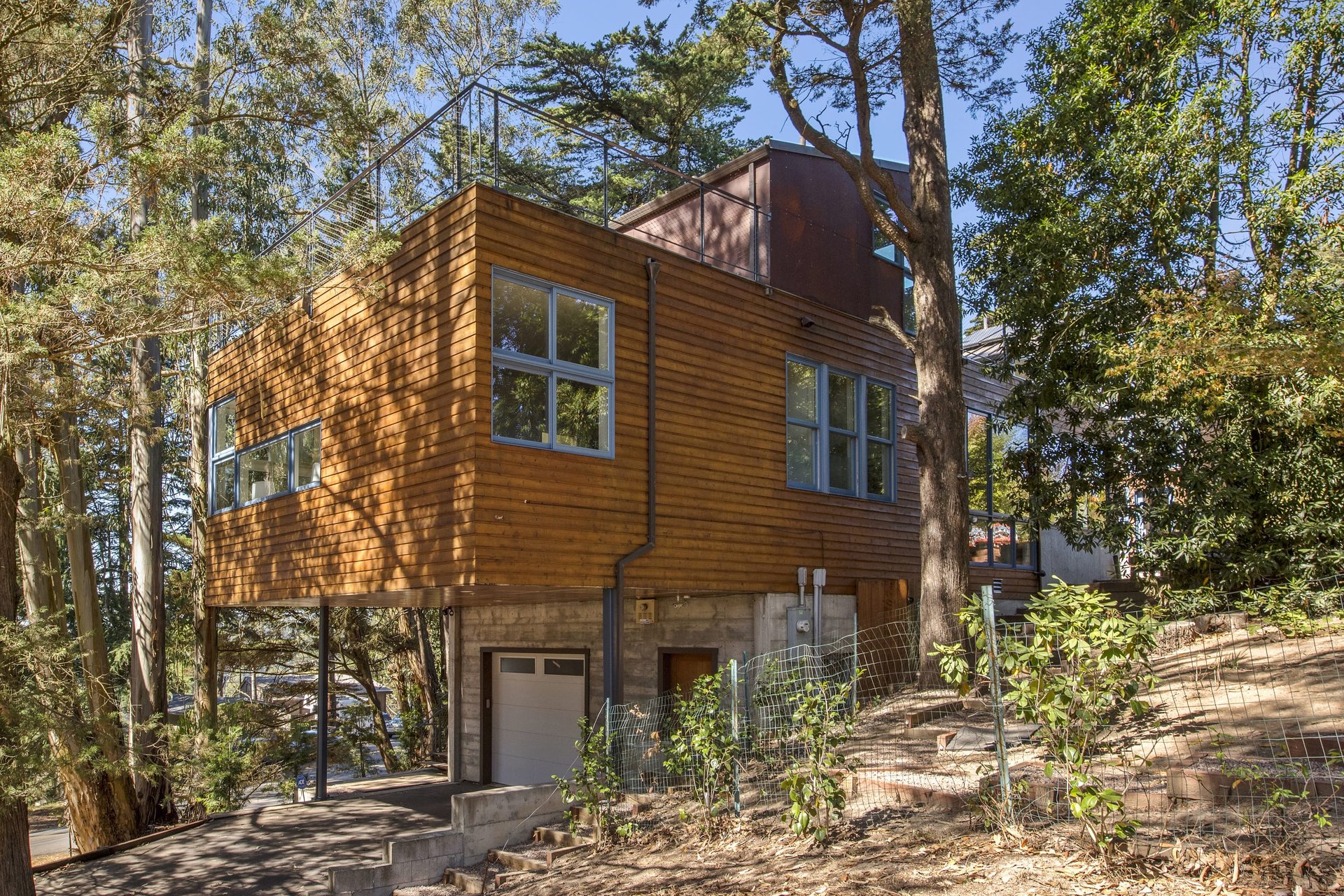 8210 Skyline Blvd