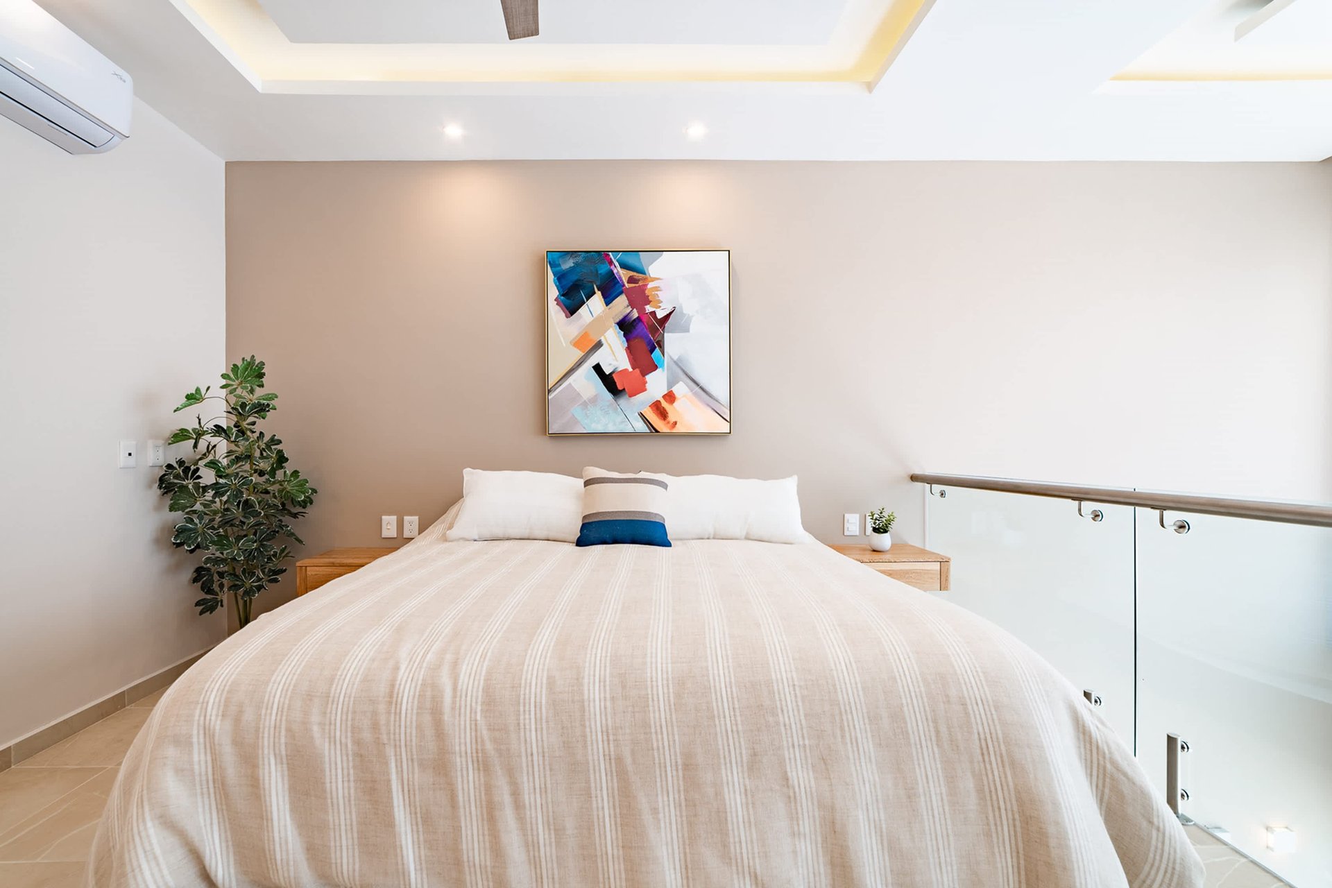 1 bedroom & 1 studio, Condo, Costta Plaza & Condos