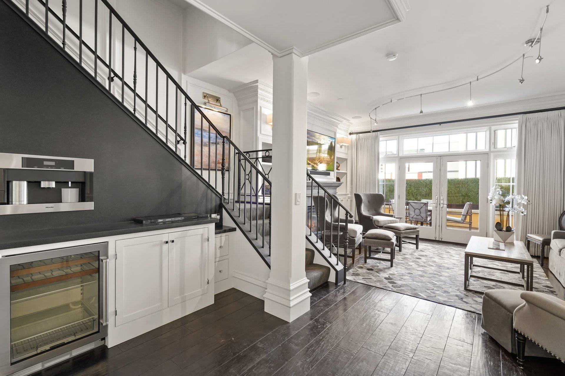 356 Santana Row APT 319