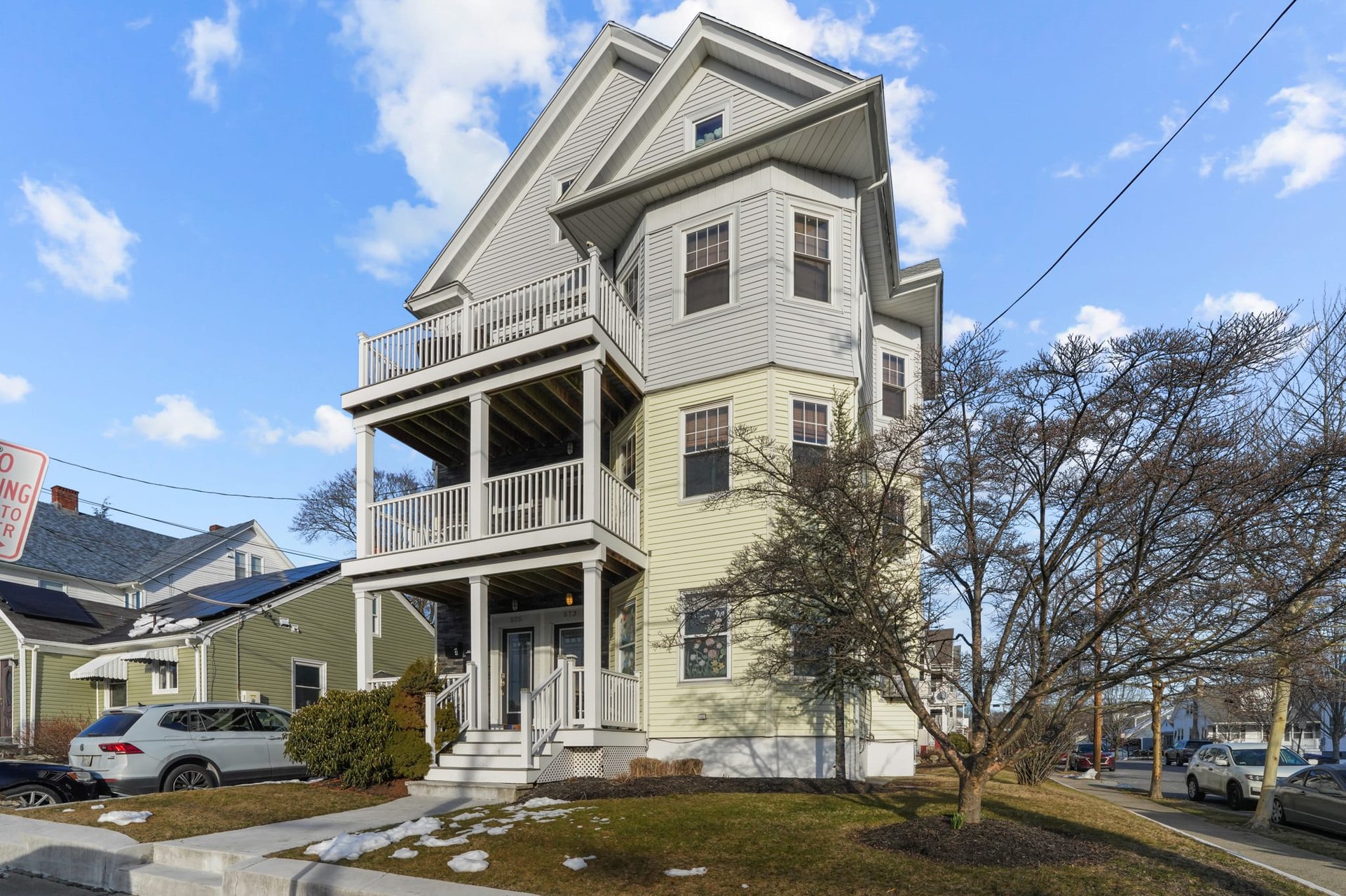 573 Academy Ave Unit 2 - Elmhurst