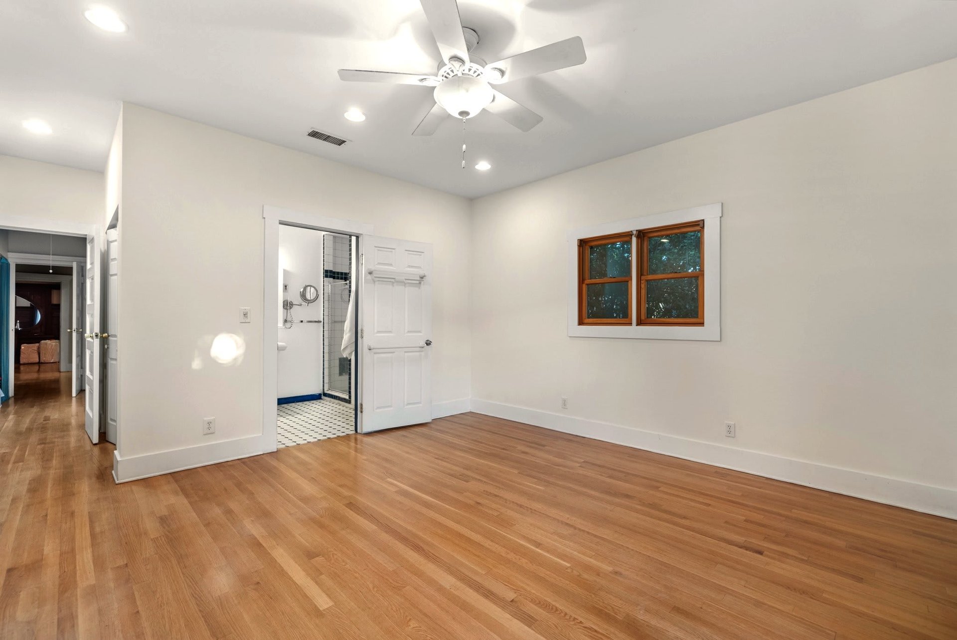 Wonderful Historic Craftsman Home in Jefferson Park