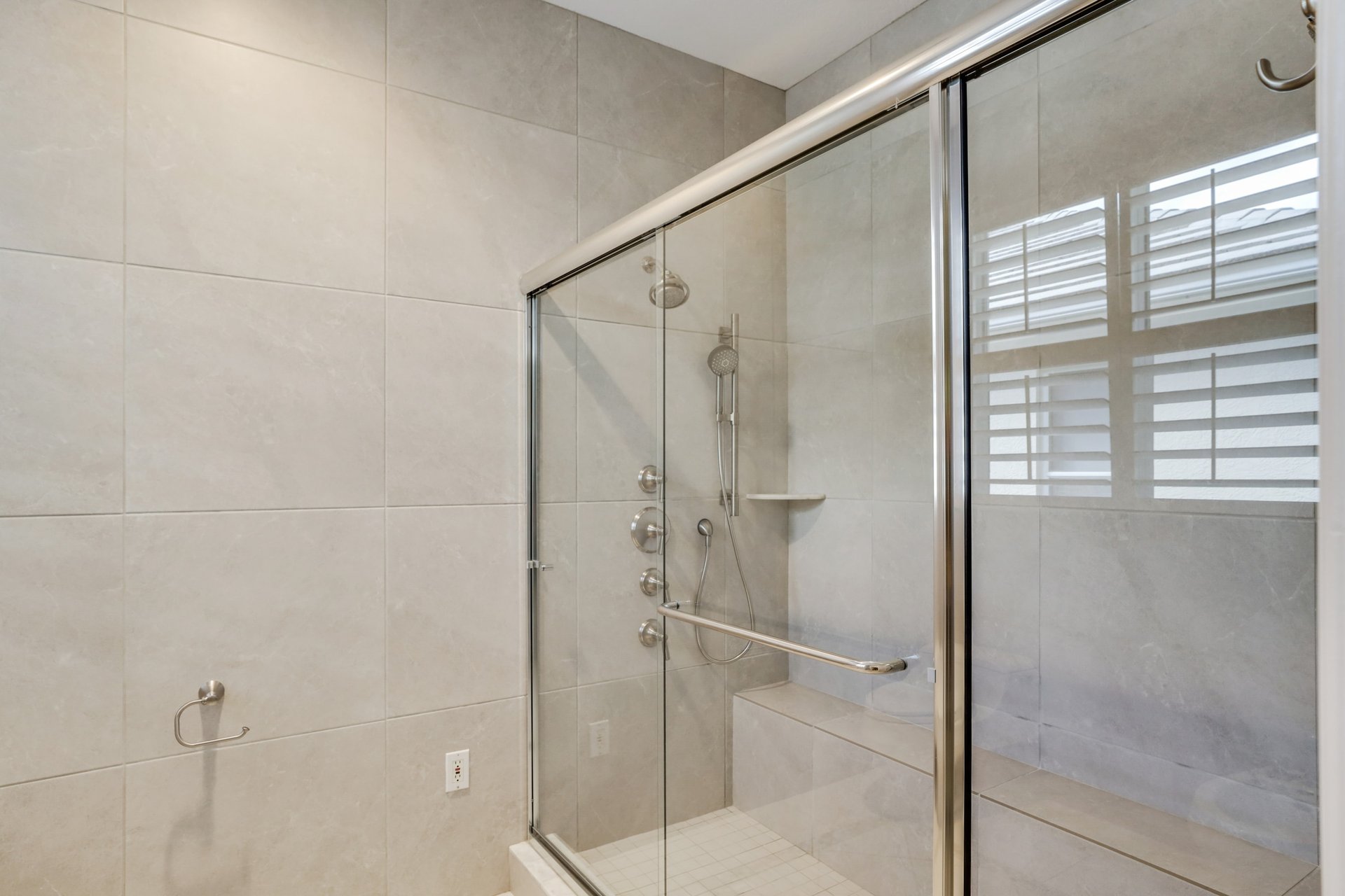 1379 Tearose Place