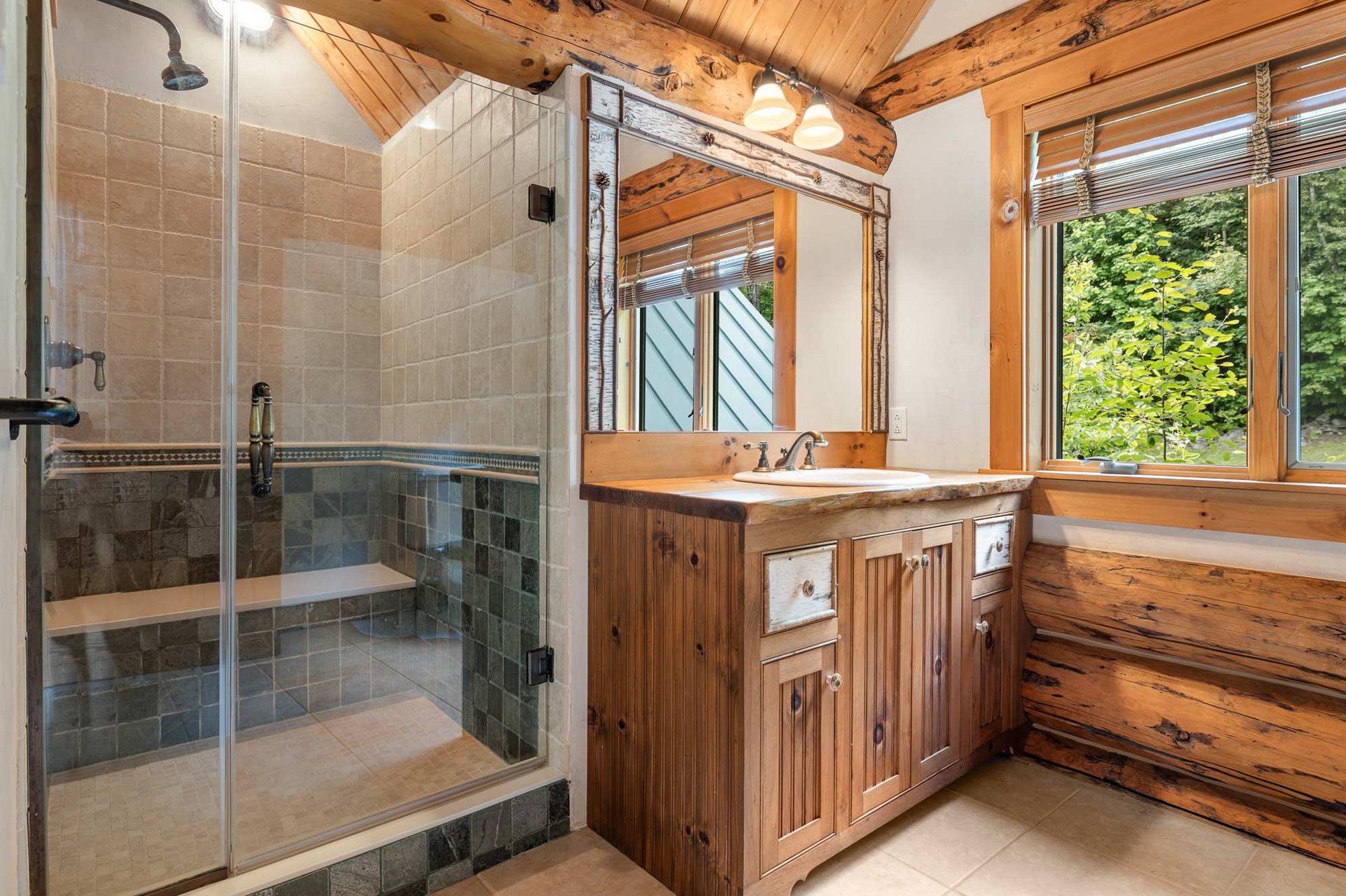 Exclusive Mountain Log Home - Monthly Rental Avail.