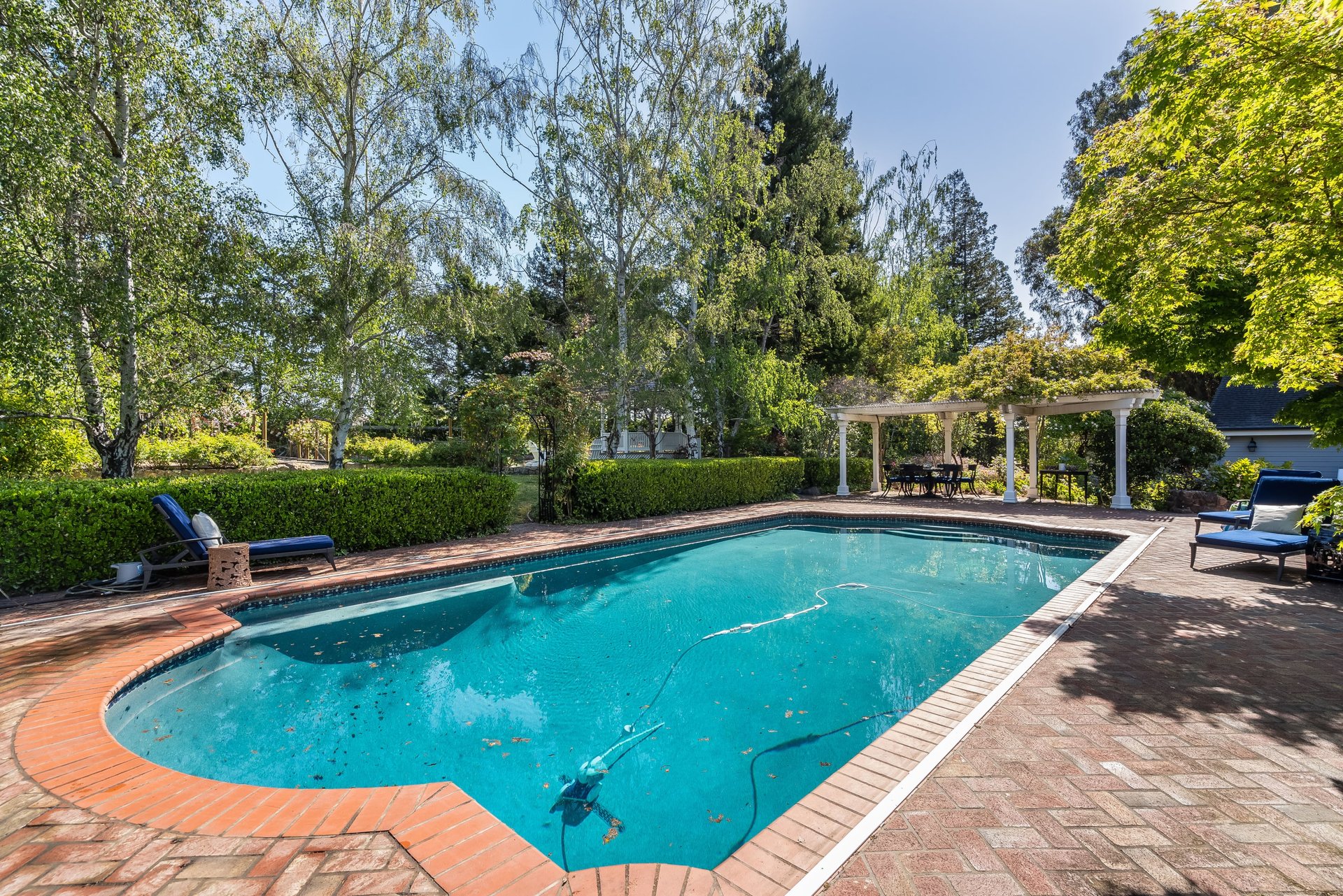 280 Ridgeway Road