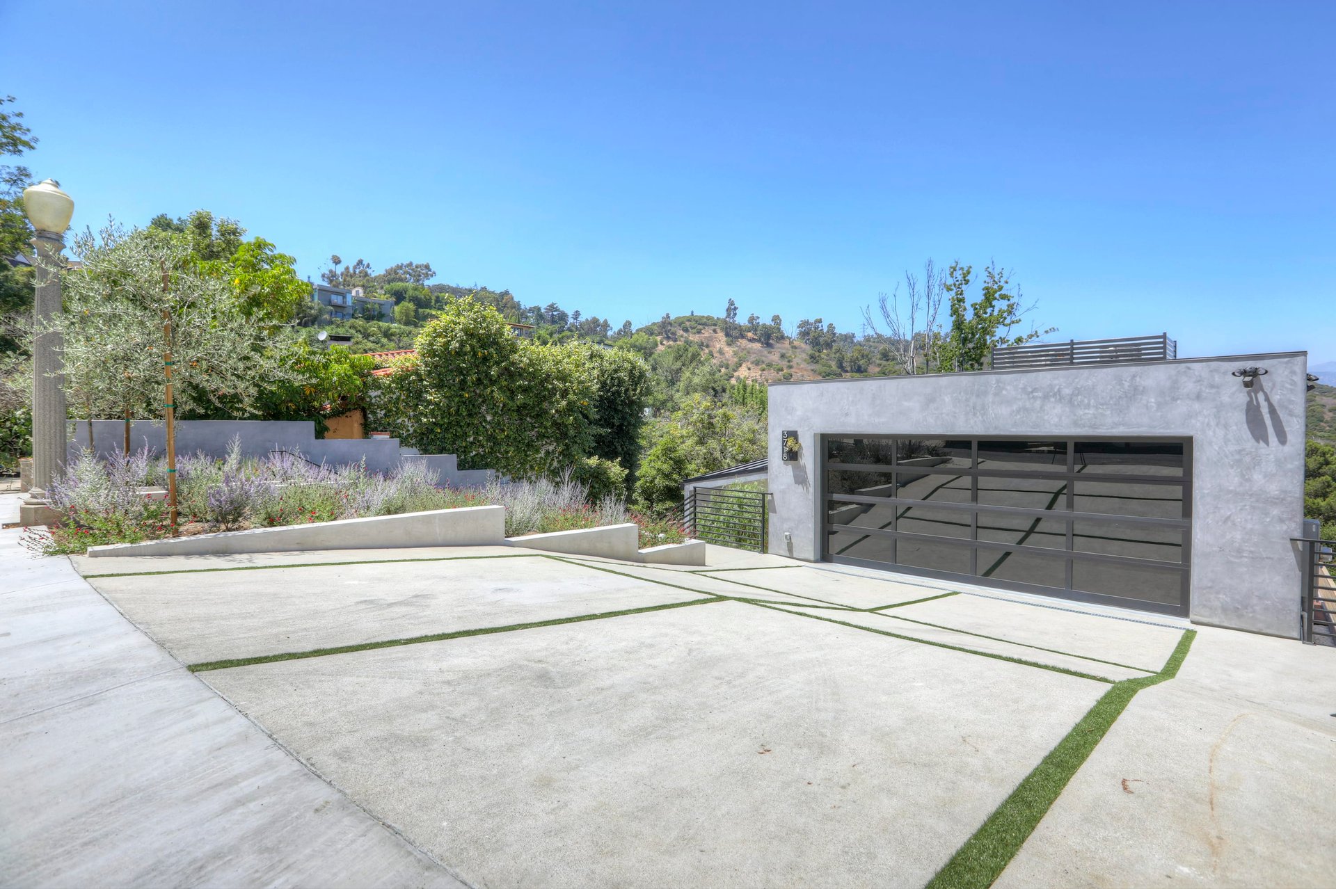  3718 Prestwick Drive
