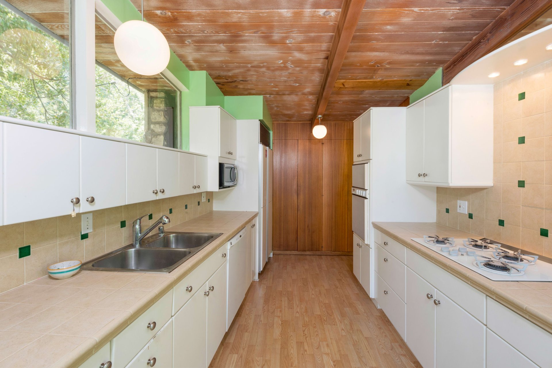 621 Hightree Rd