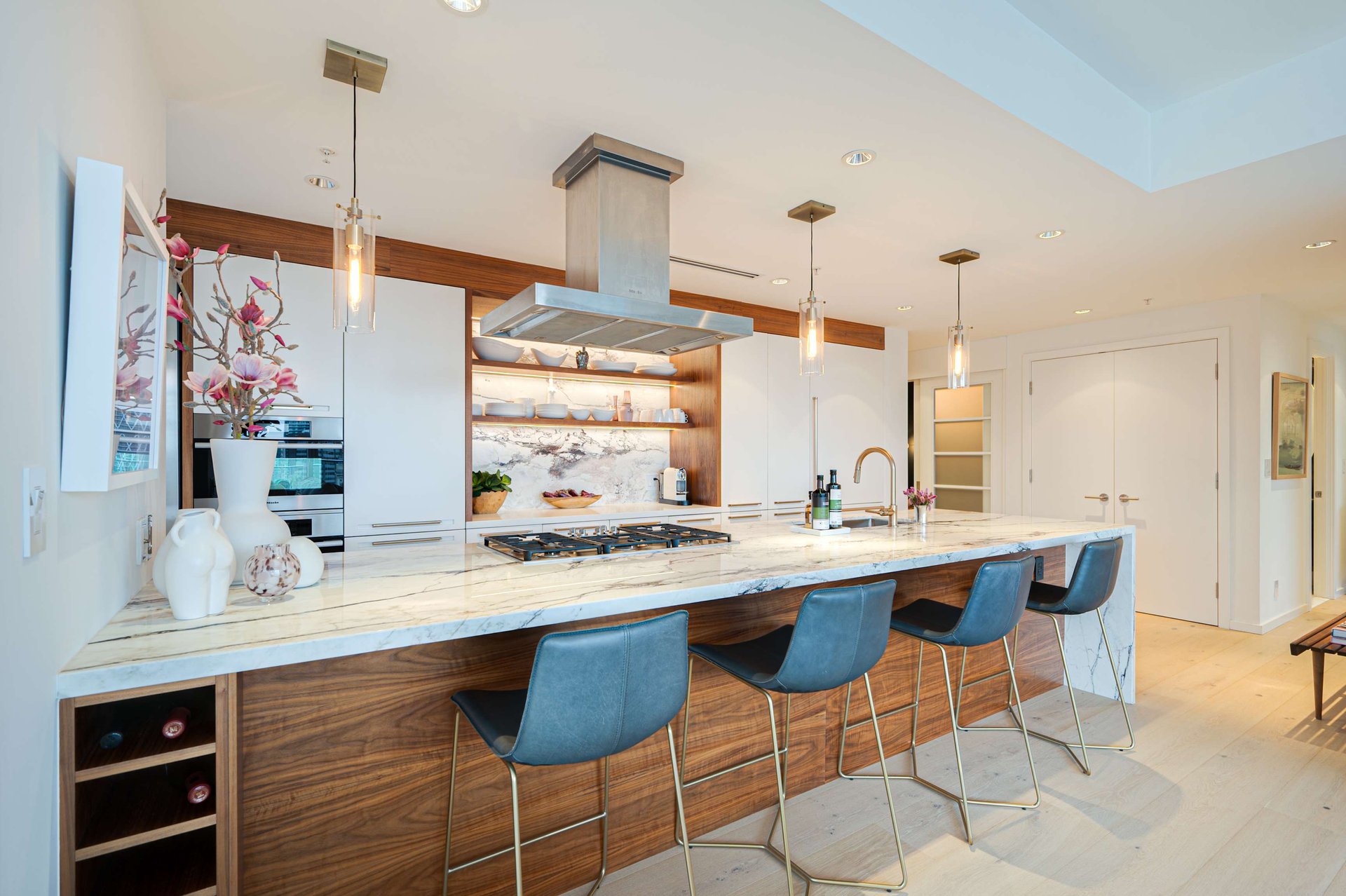 Suite 3206- 180 University Avenue
