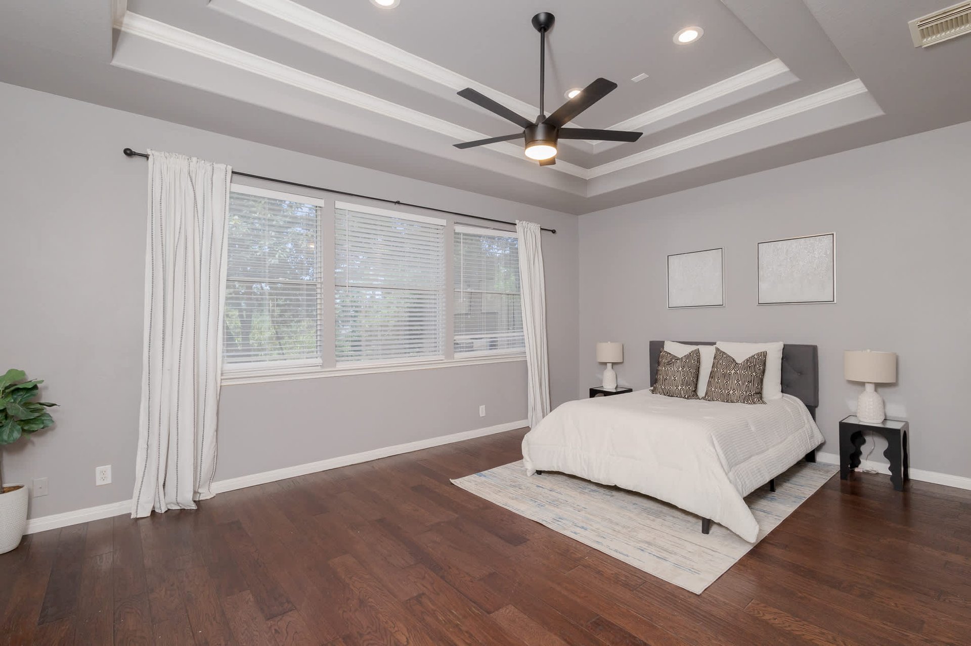 24843 CRESCENT RUN