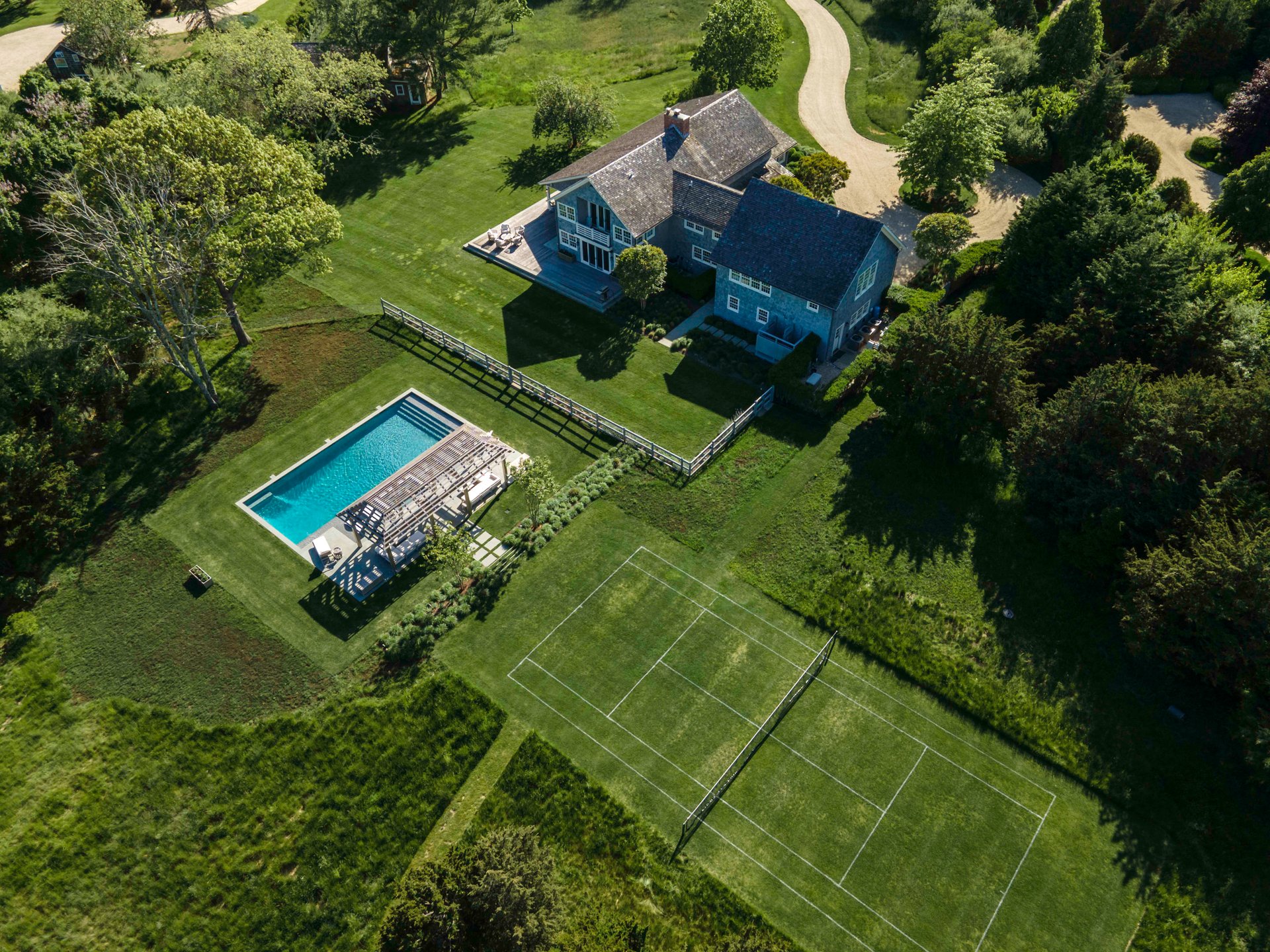 Upscale, Updated Sag Harbor Farmhouse in Waterfront Neighborhood
