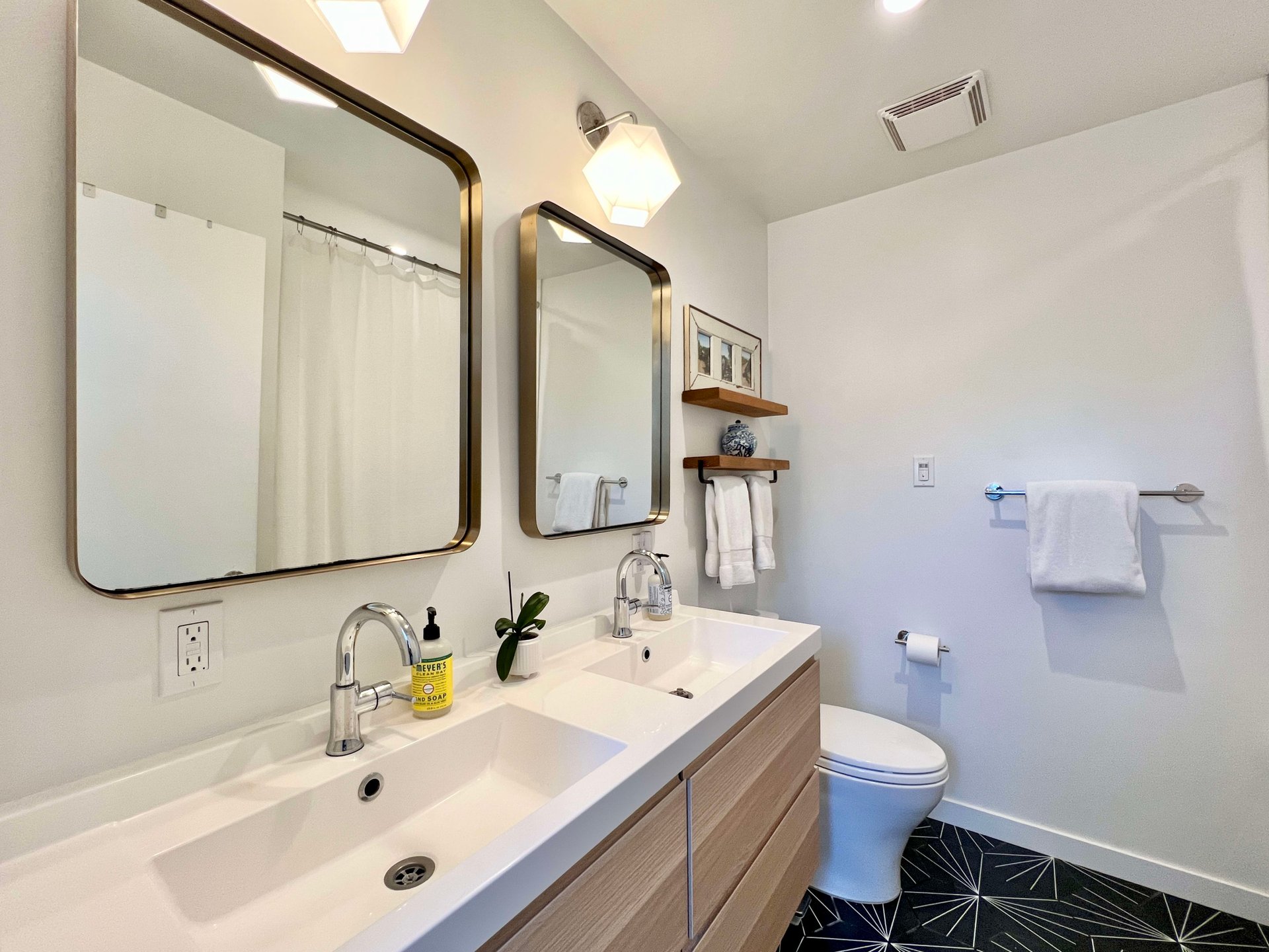 OFF-MARKET: 46 Mohawk Ave