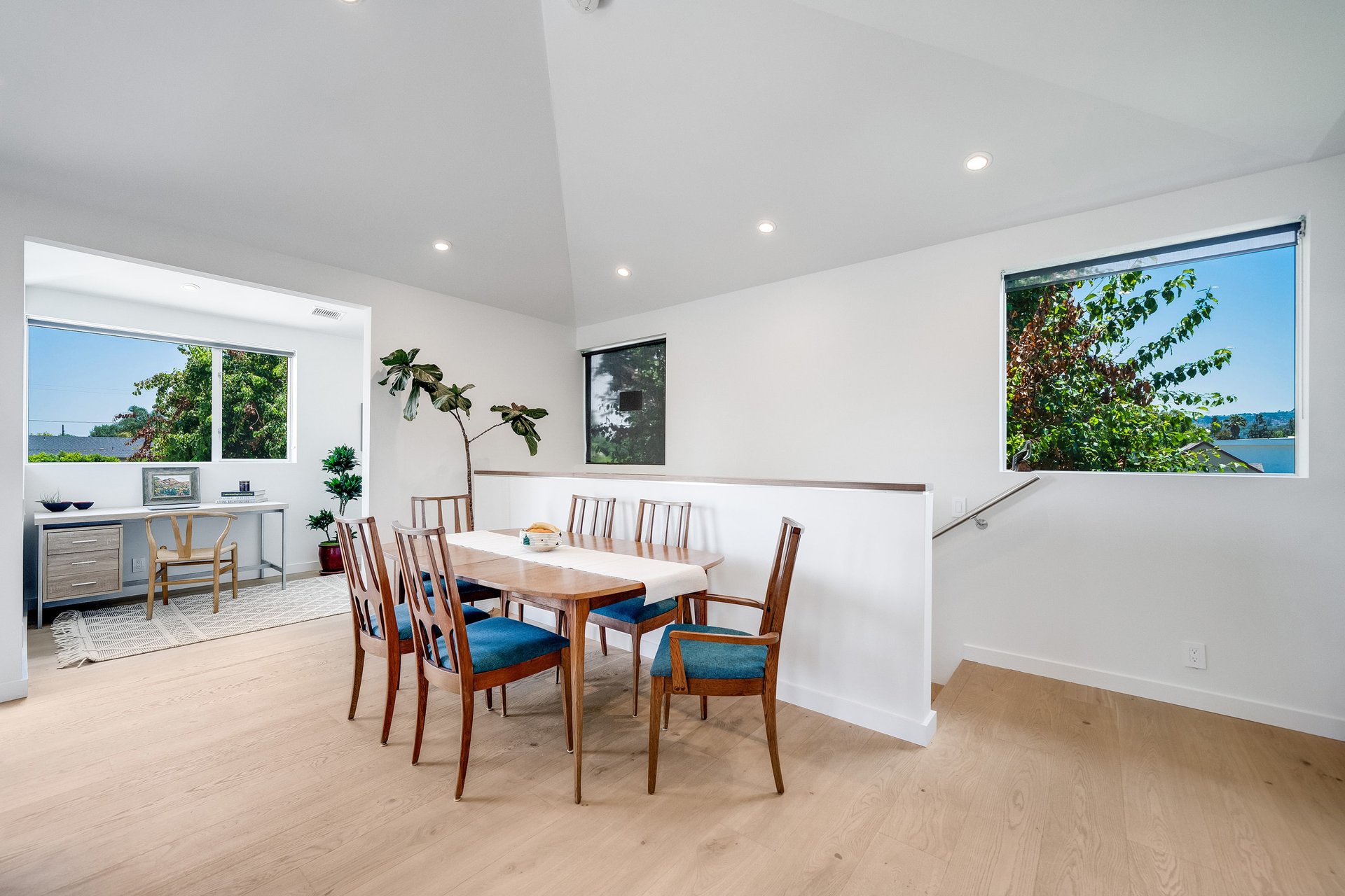 Studio City Modern 1 Bedroom + Office Loft