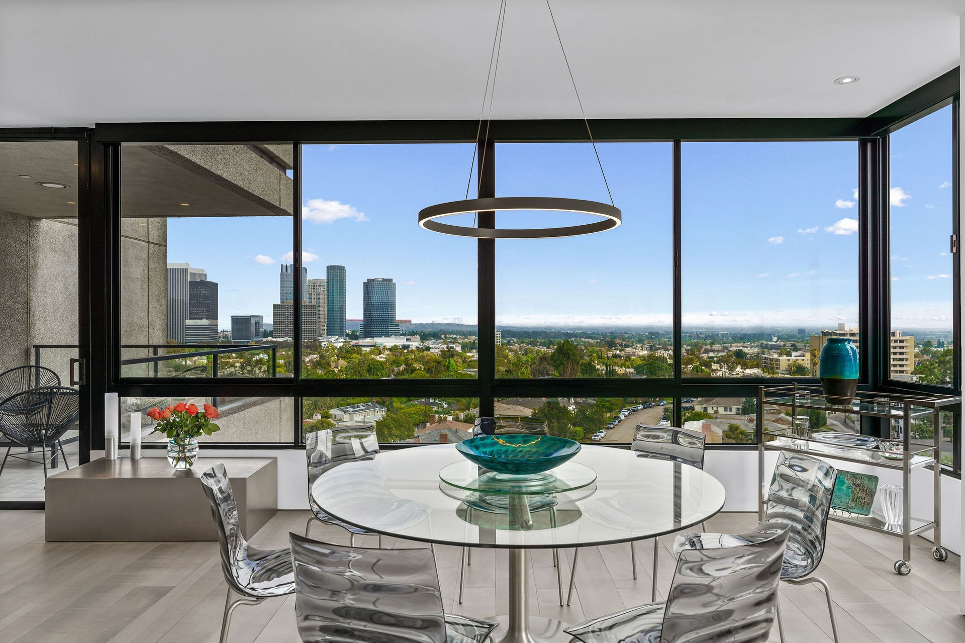 The Diplomat #804, Wilshire Corridor