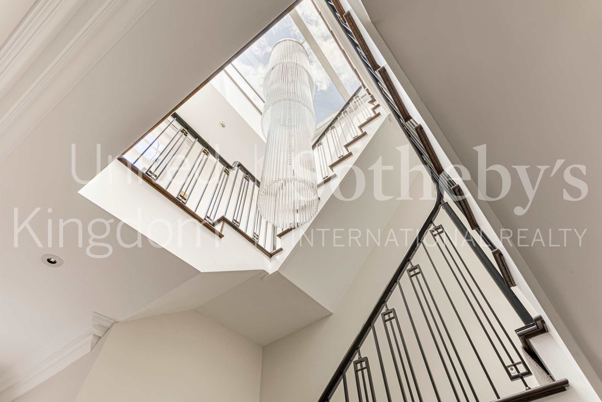 Eaton Square Penthouse 
