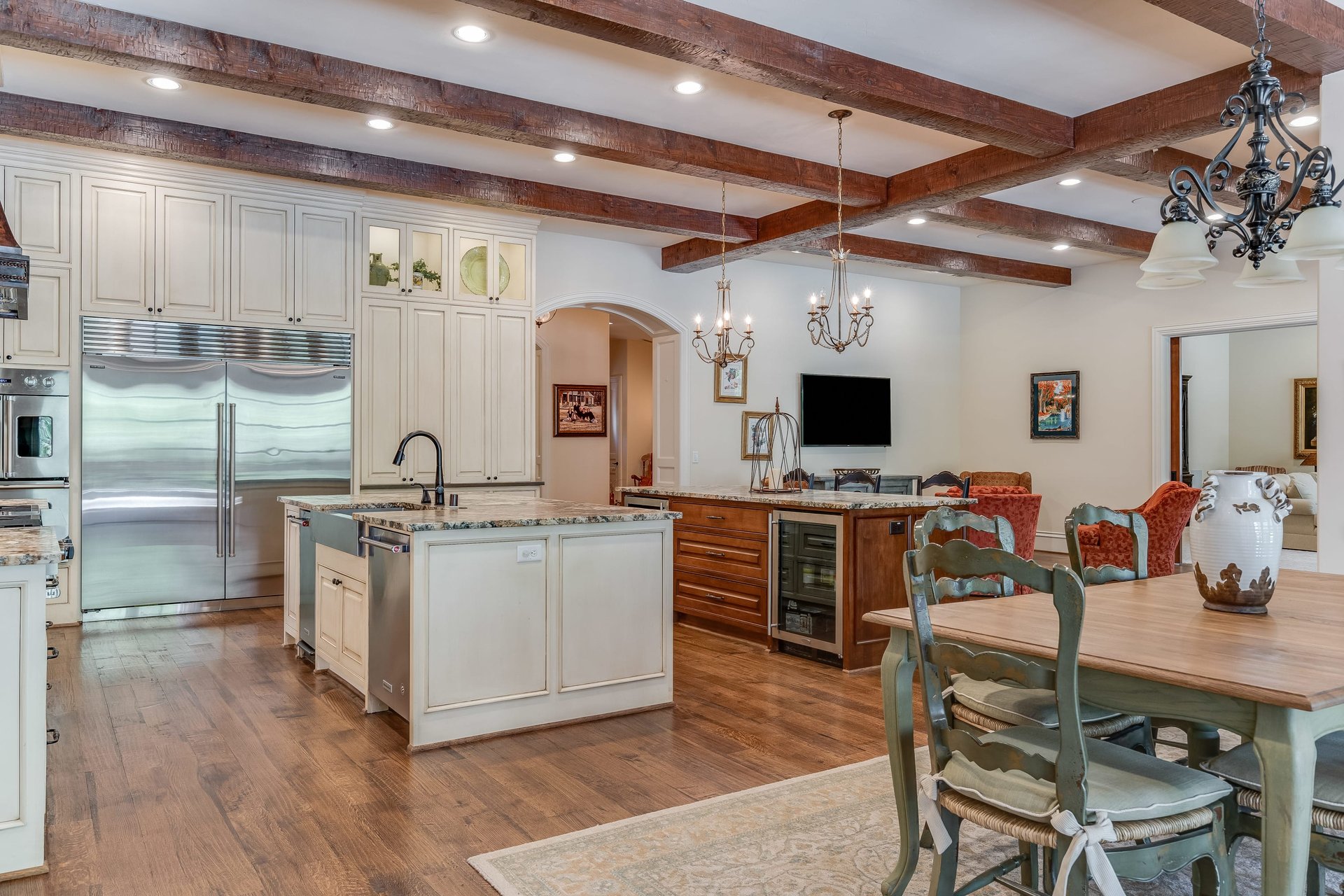 6400 Drawbridge Lane