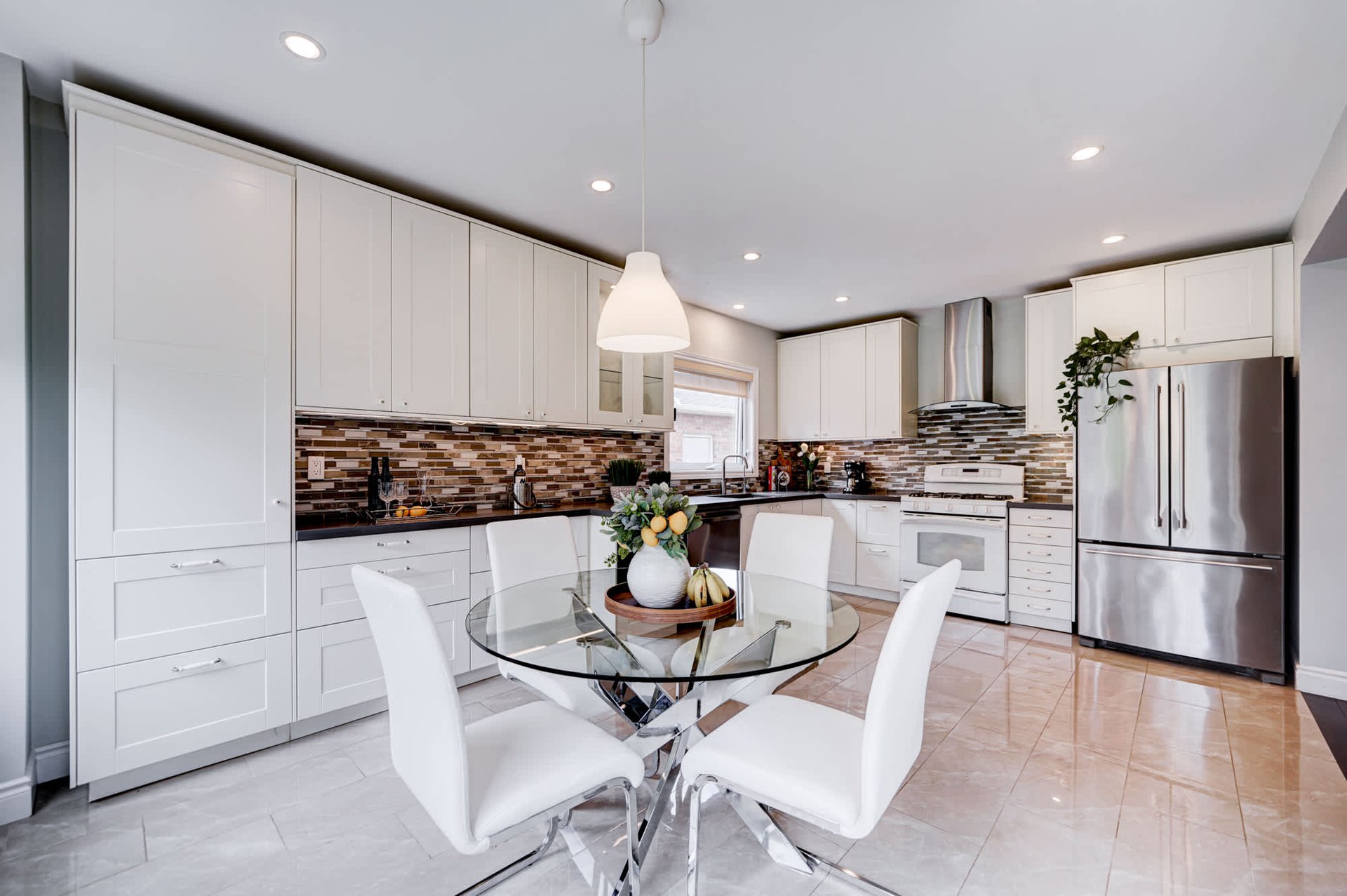 1534 Princeton Cres