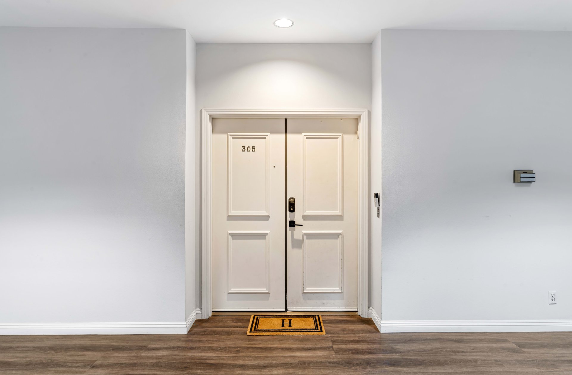 4595 Wilshire Blvd #305