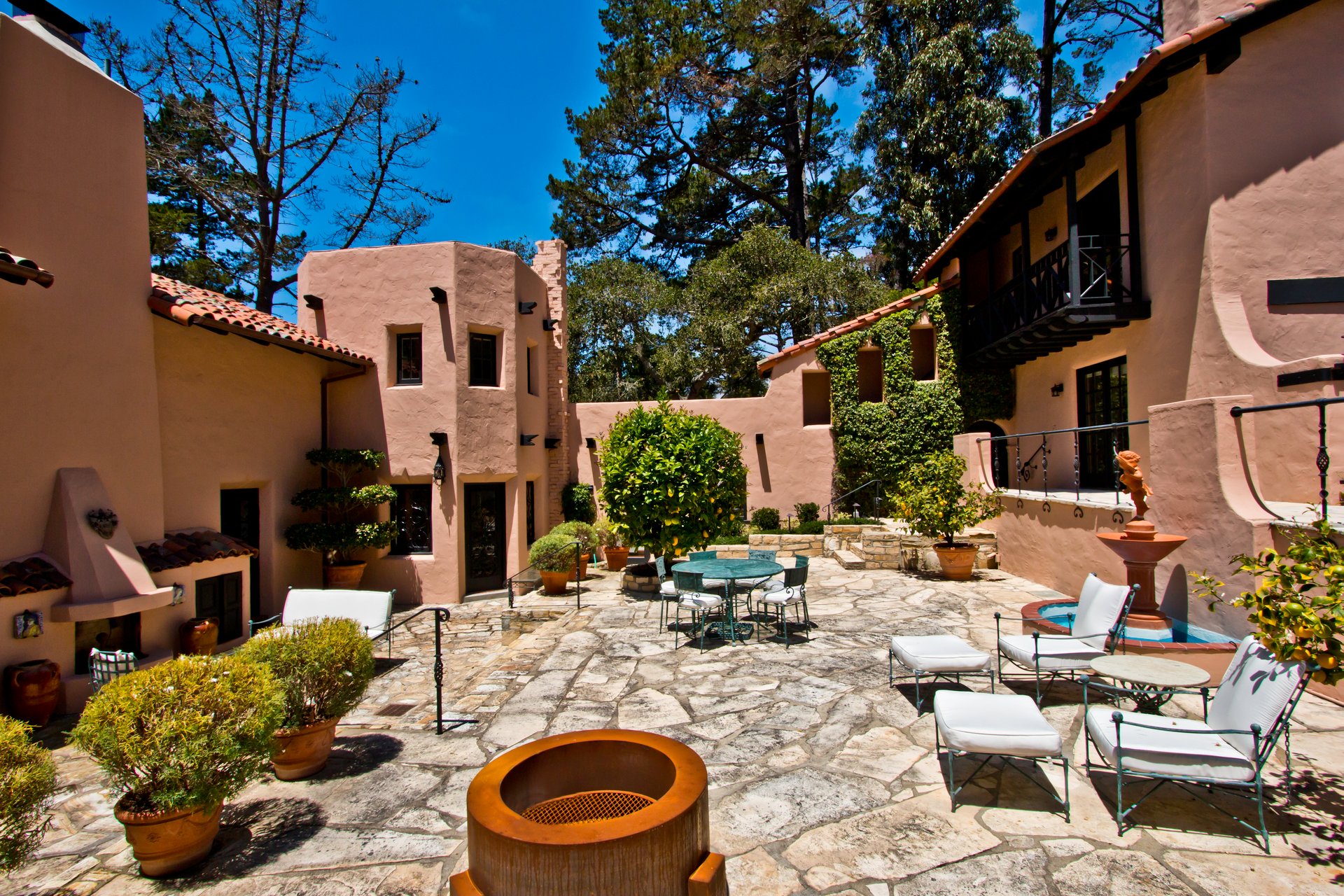1691 Crespi Ln