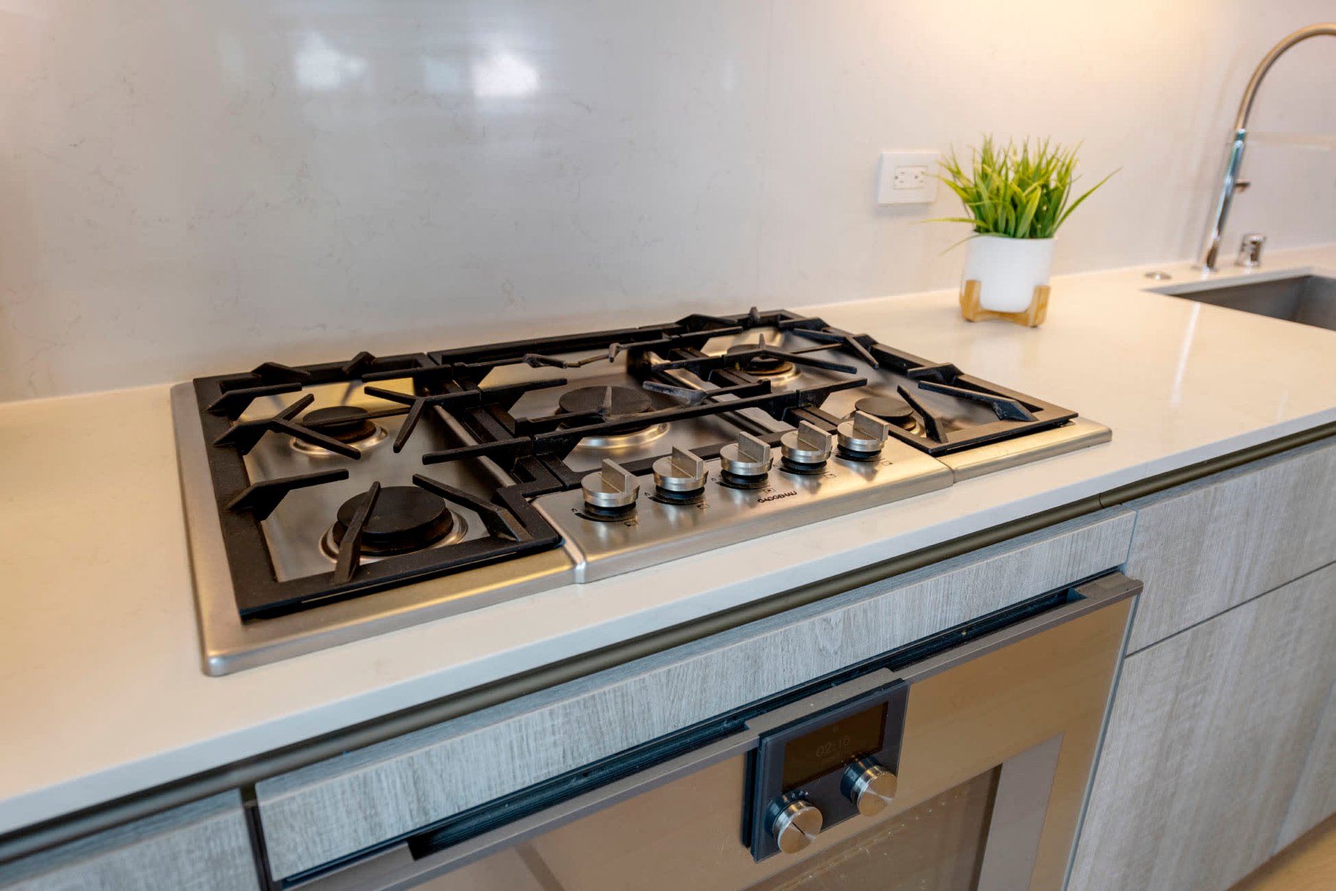 318 Main Street Unit: 2E
