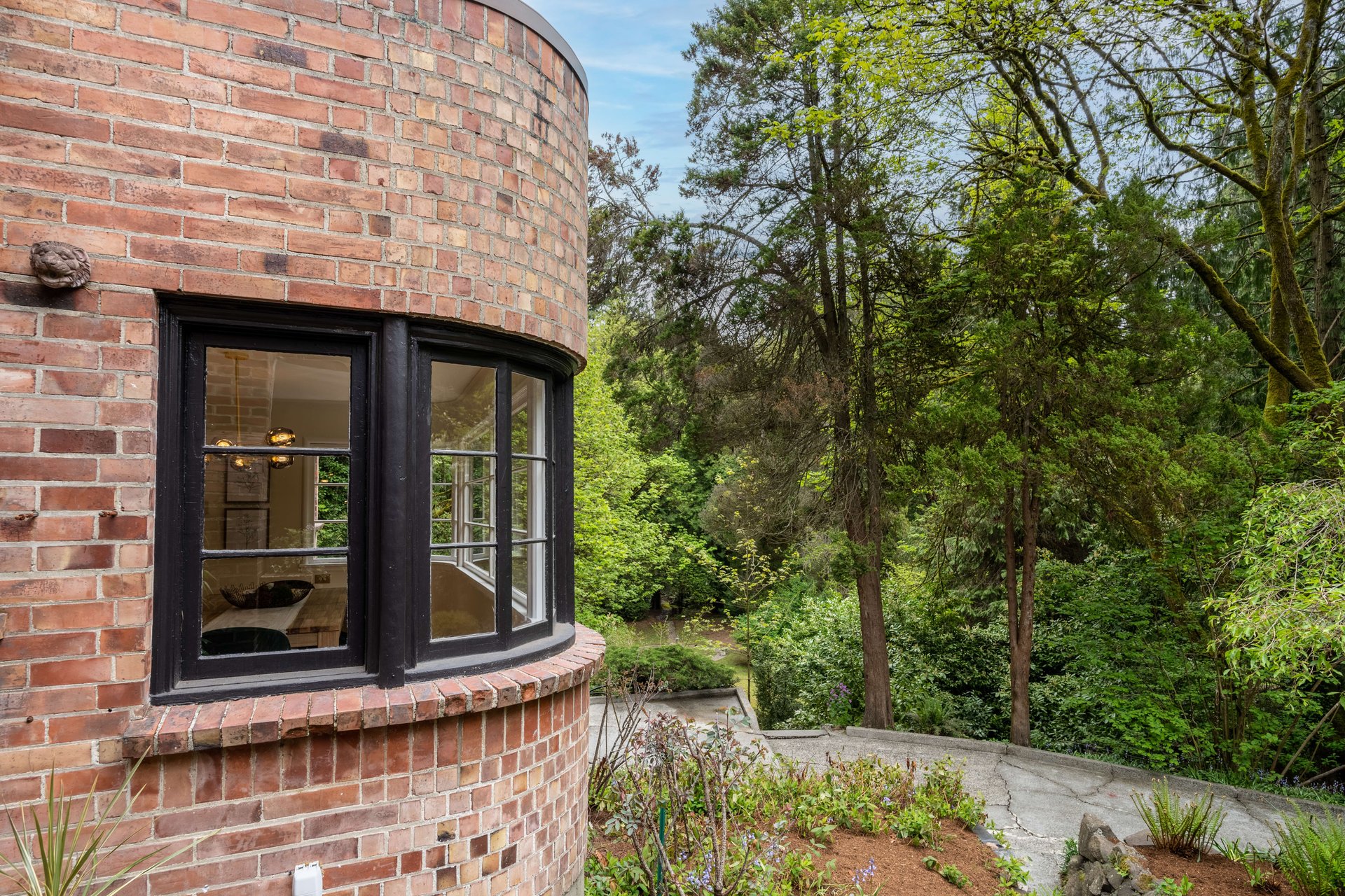 Art Deco Classic in Lake Forest Park