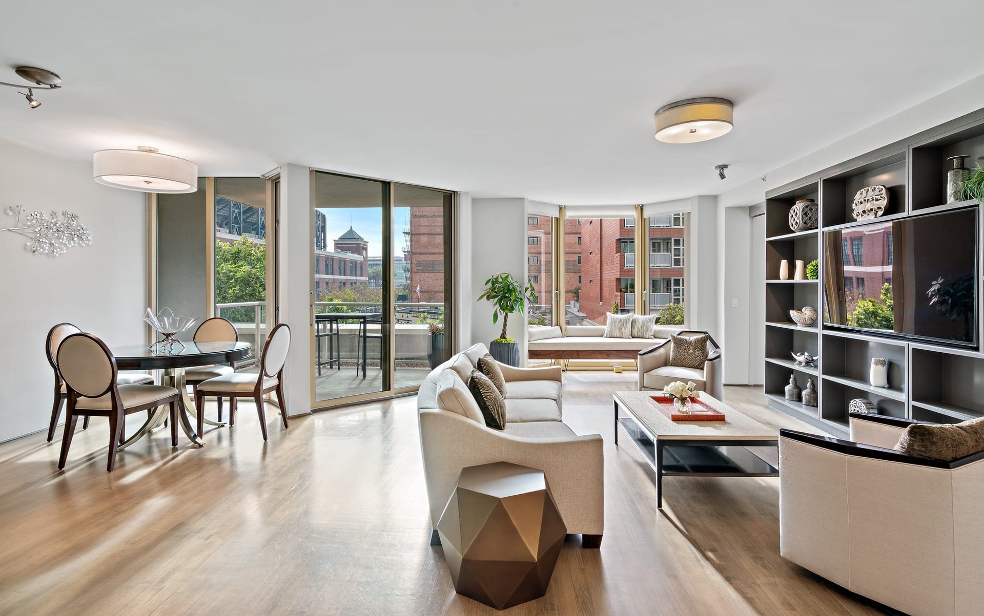 88 King St #304