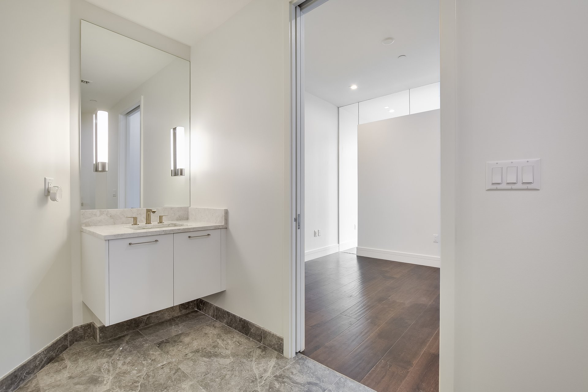 501  West Ave,  #1406