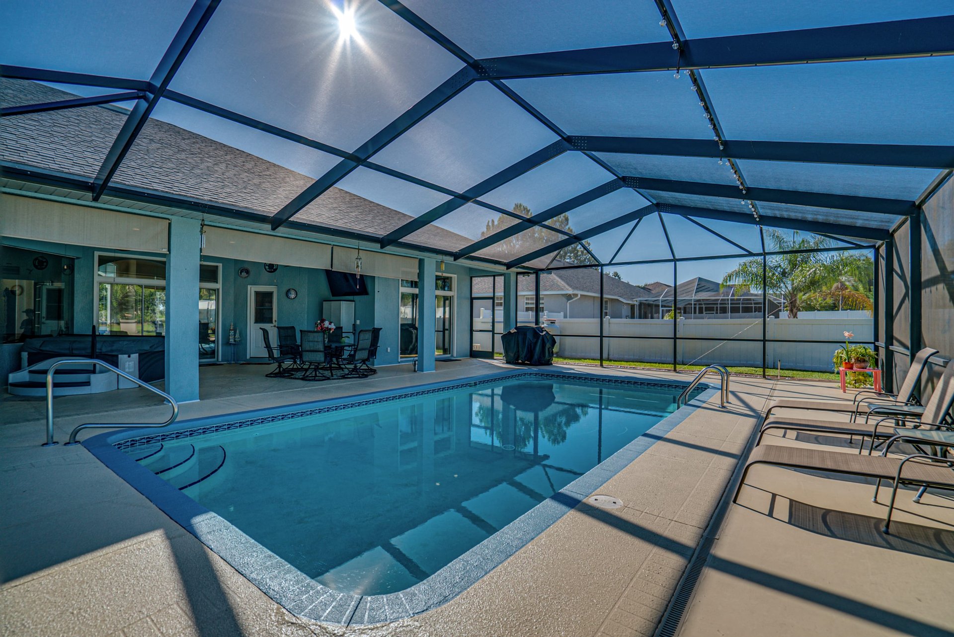 1075 W LAKE HAMILTON DRIVE