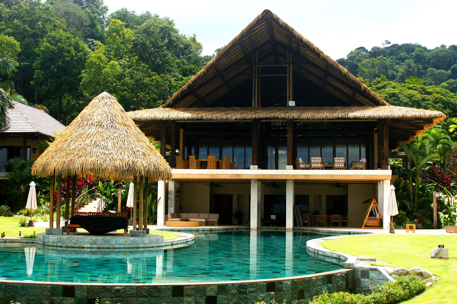 A MONEY MAKER! Location, home, guest cabins, with a SUCCE$$FUL exclusive distribution agency!