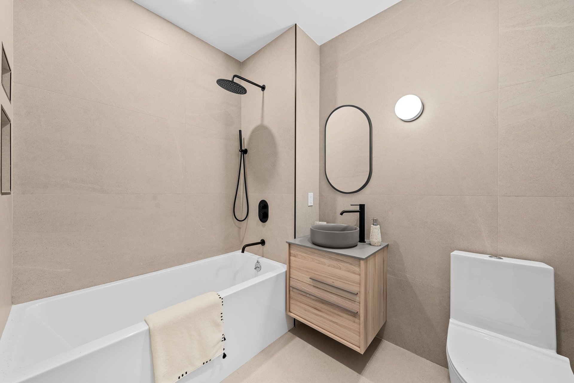 14-35 Broadway, Unit 2B