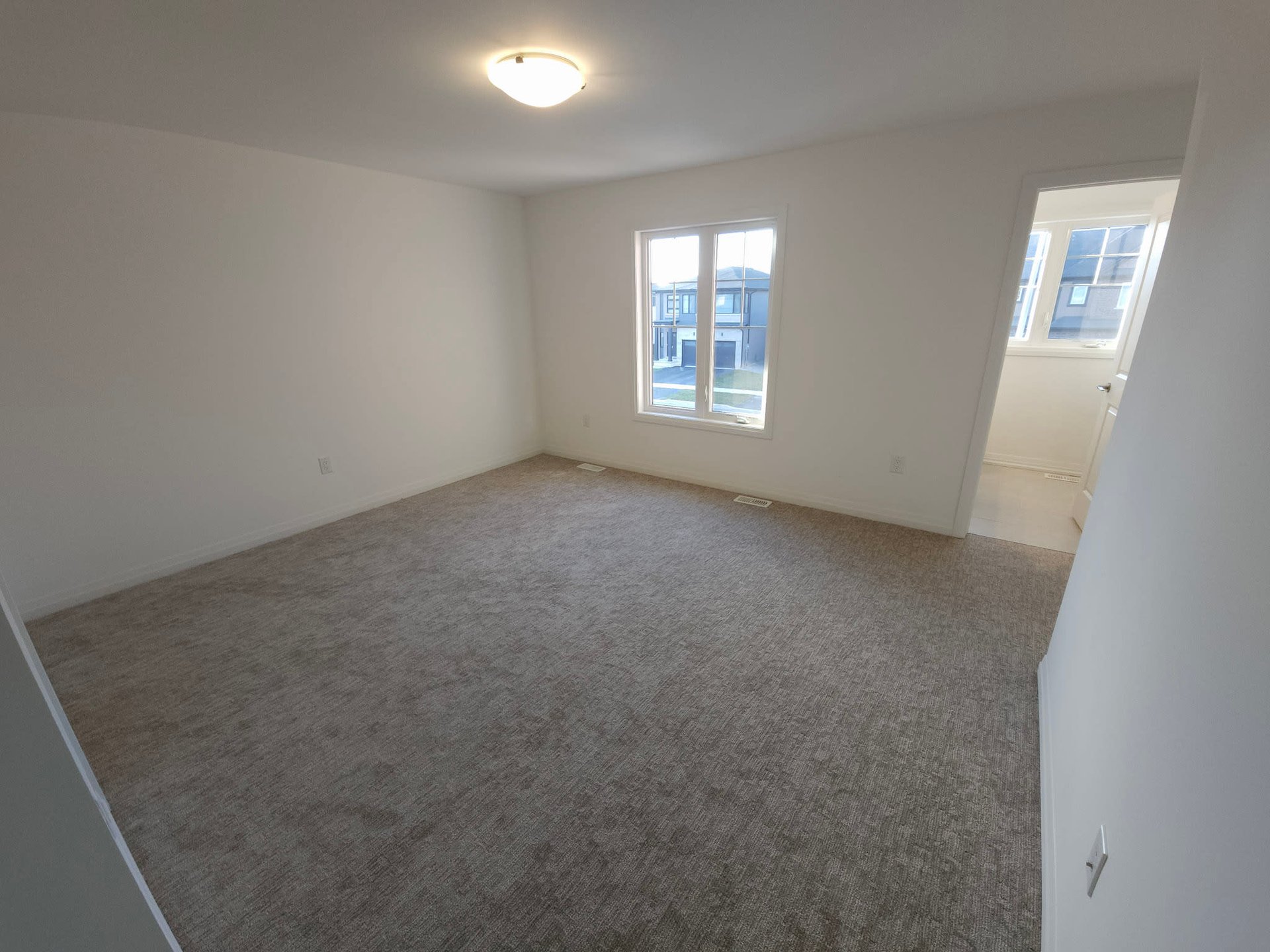180 Bur Oak Dr