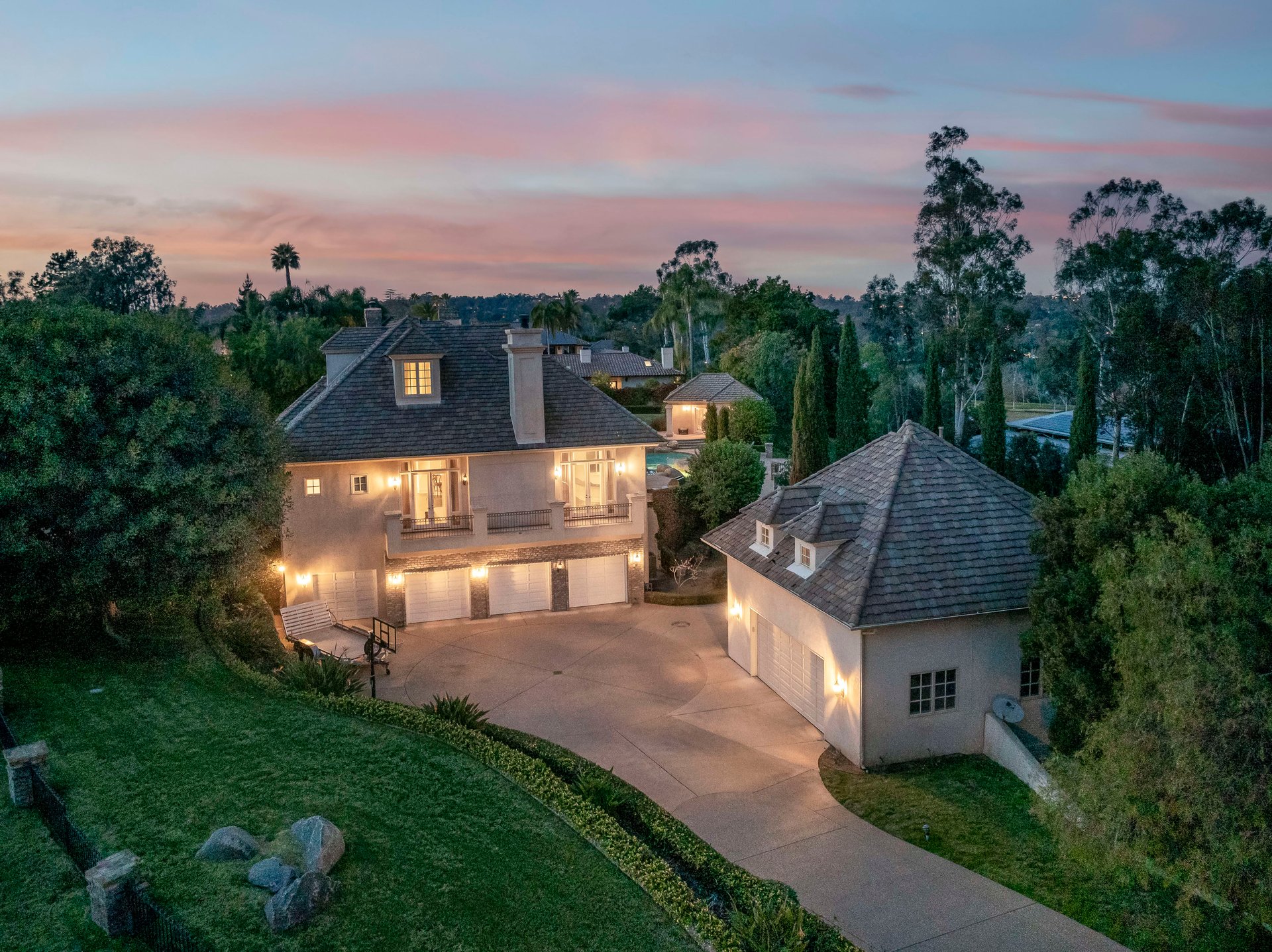 THE ICONIC FAIRBANKS RANCH LIFESTYLE