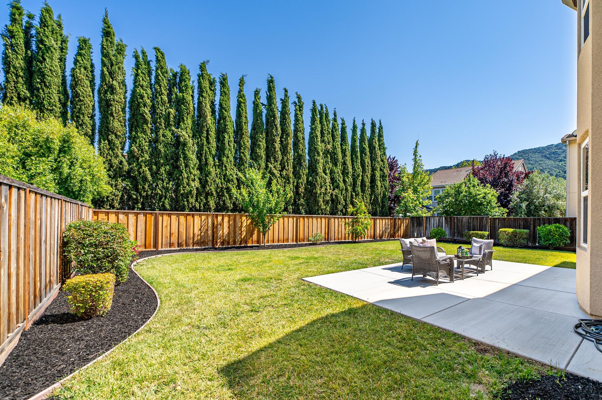 2112 Laguna Creek Lane