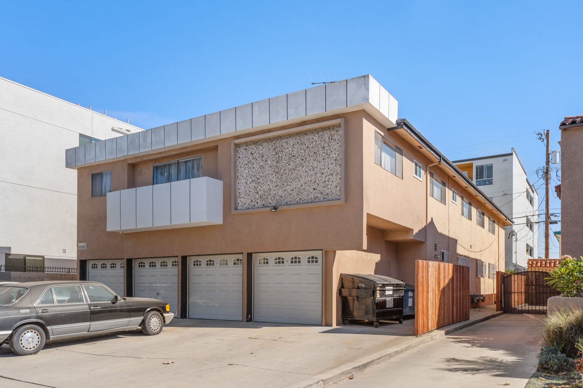 Classic Mid-Century 5-Unit Apartment Building near Beverly Hills