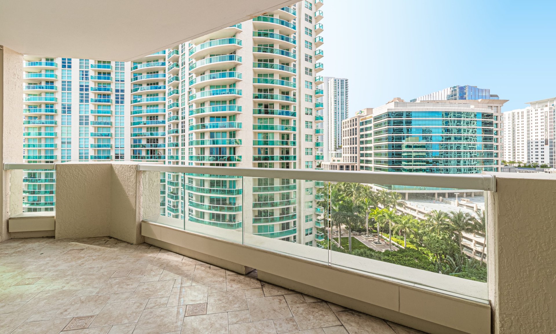LAS OLAS GRAND 1606