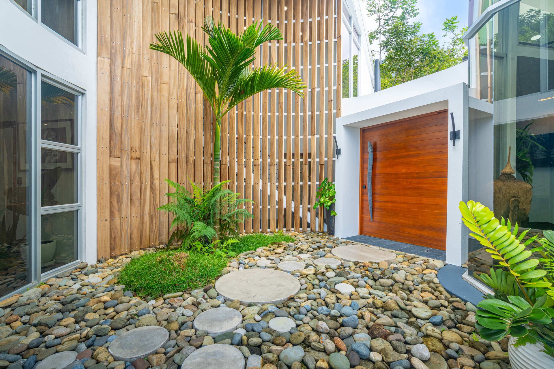 The Glass House. Sustainability, Luxury and Nature.