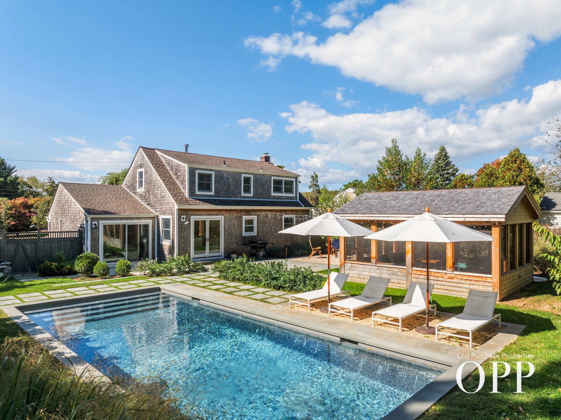  Stylish Cape Cod Retreat
