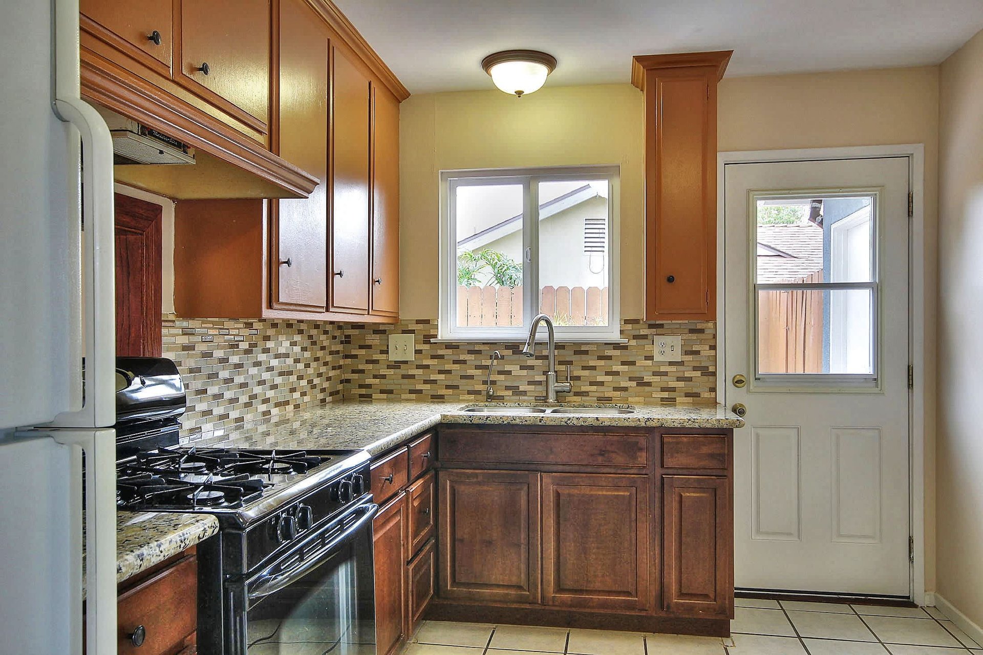 250 Palo Alto Dr